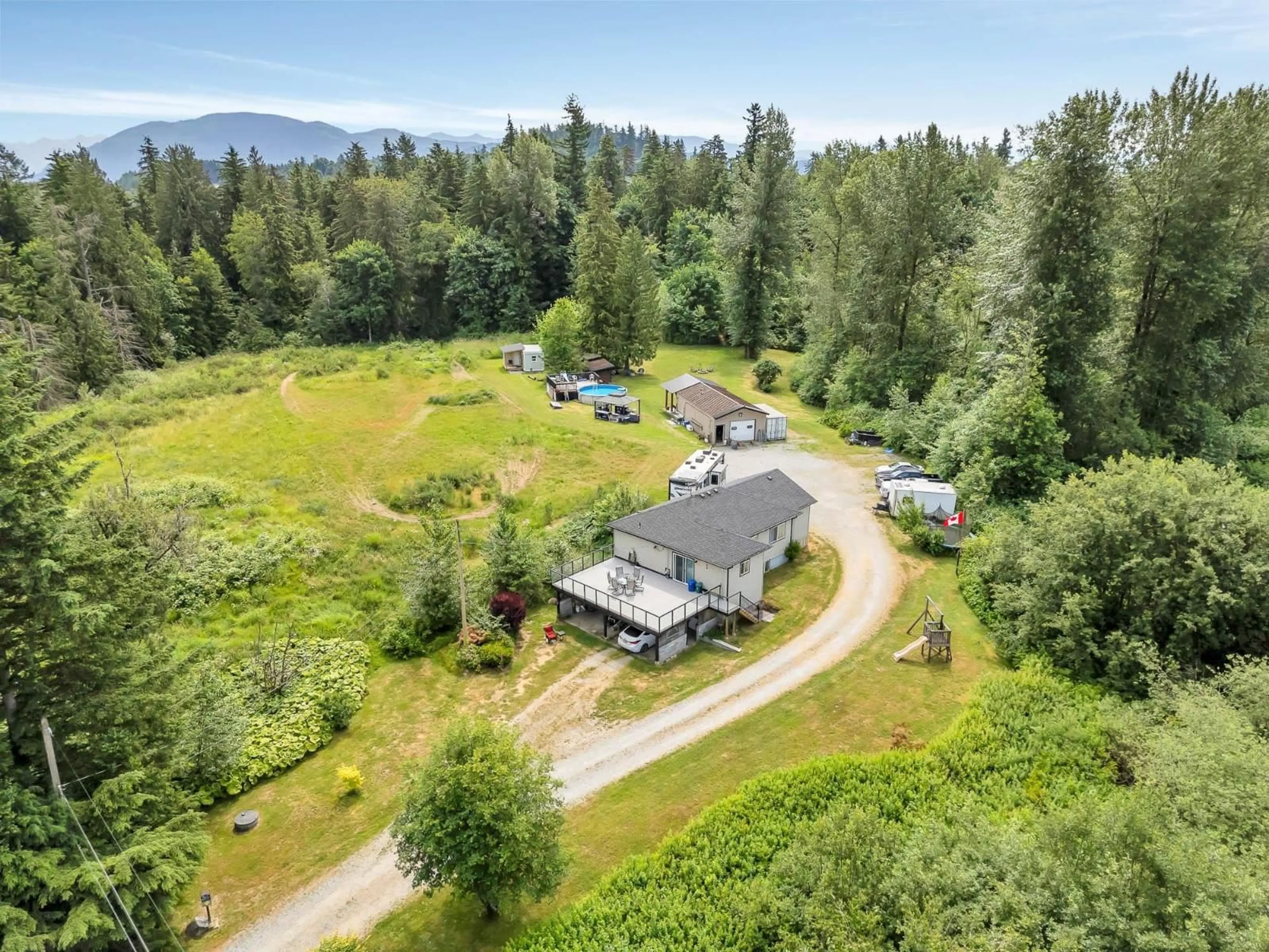 A pic from outside/outdoor area/front of a property/back of a property/a pic from drone, unknown for 33506 IHLES AVENUE, Mission British Columbia V2V6Y1