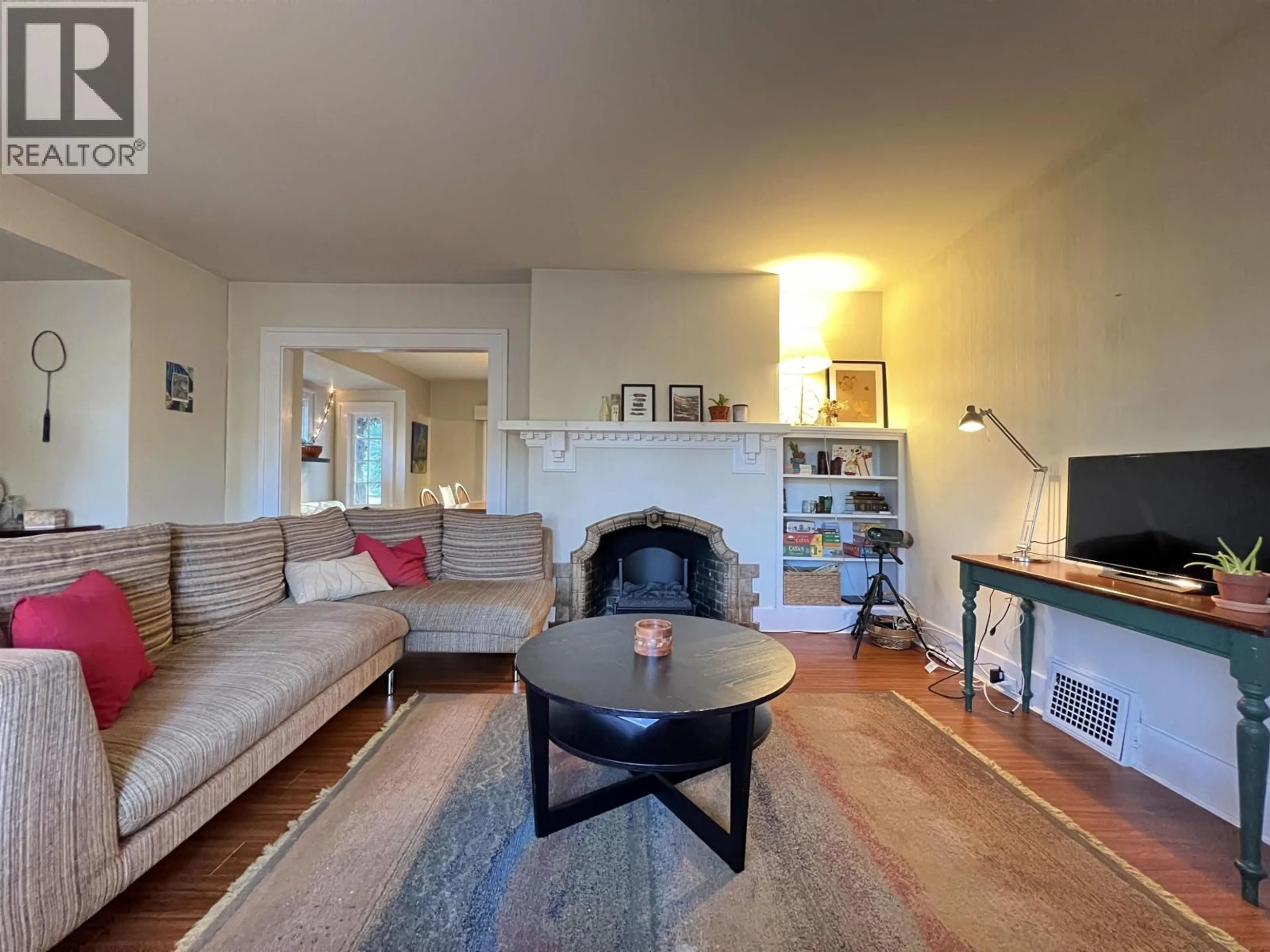 Living room with furniture, unknown for 2080 33RD AVENUE, Vancouver British Columbia V6M1B7