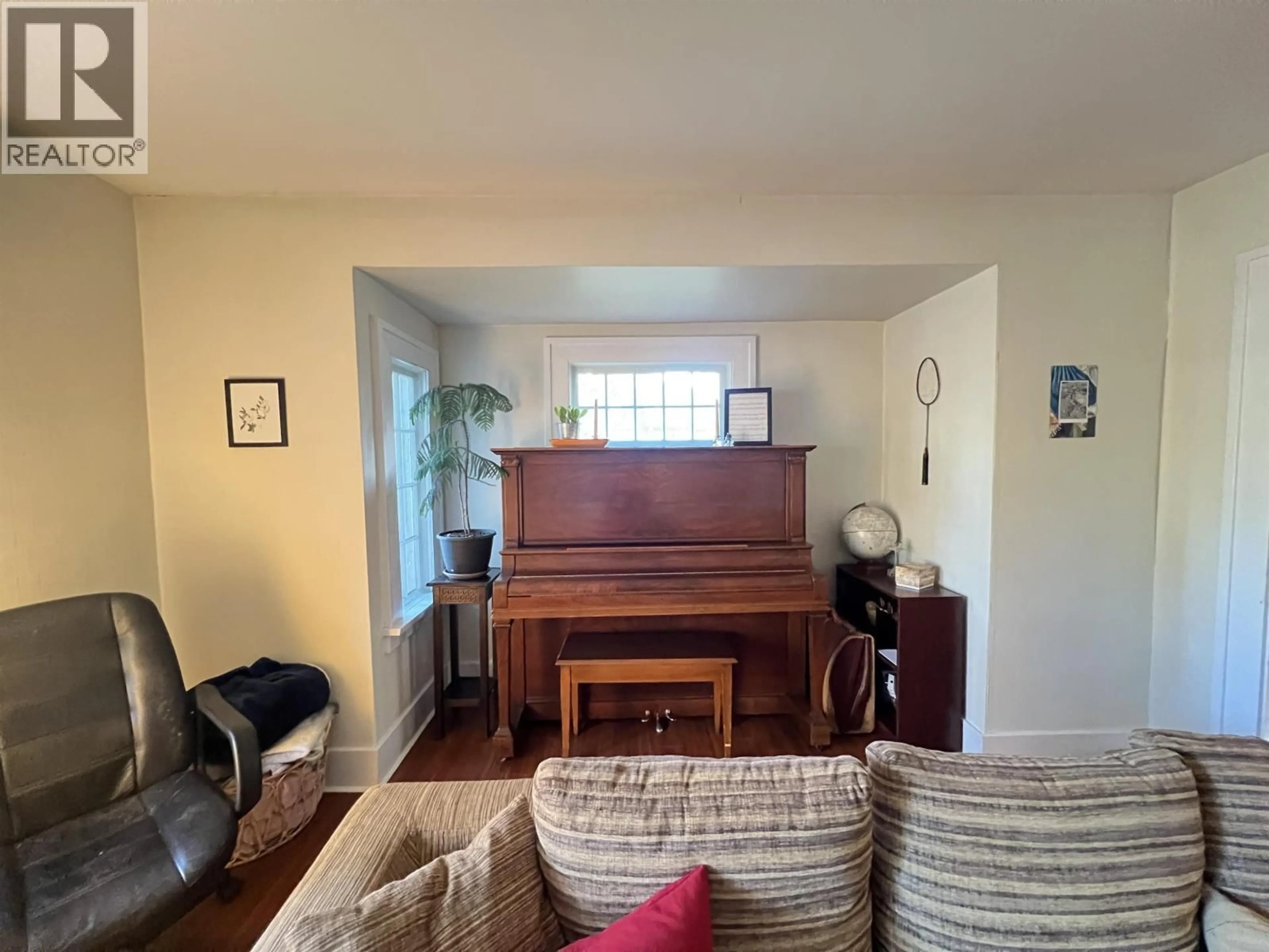 Living room with furniture, unknown for 2080 33RD AVENUE, Vancouver British Columbia V6M1B7