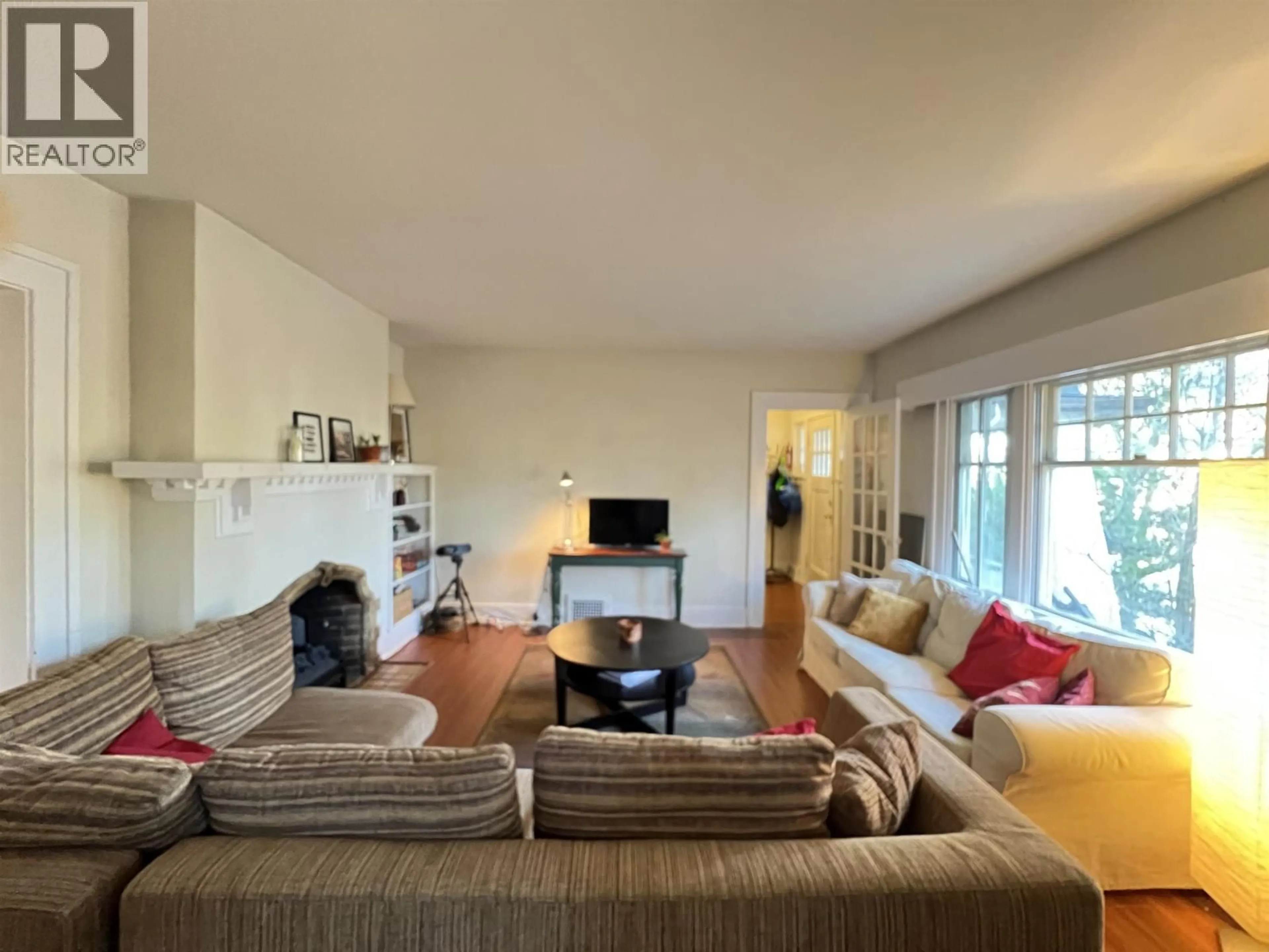 Living room with furniture, unknown for 2080 33RD AVENUE, Vancouver British Columbia V6M1B7