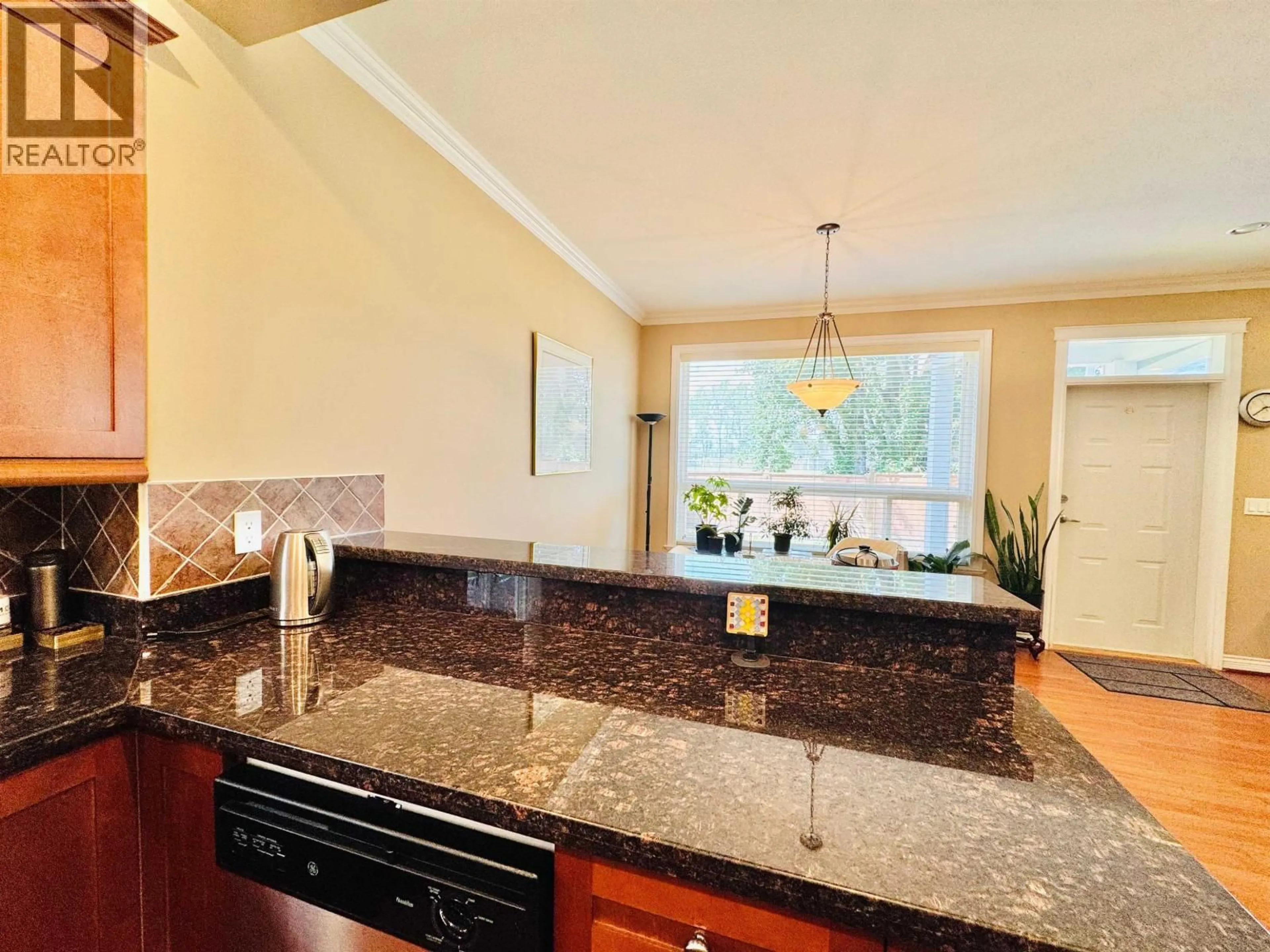 Open concept kitchen, ceramic/tile floor for 6039 46A AVENUE, Delta British Columbia V4K5G2