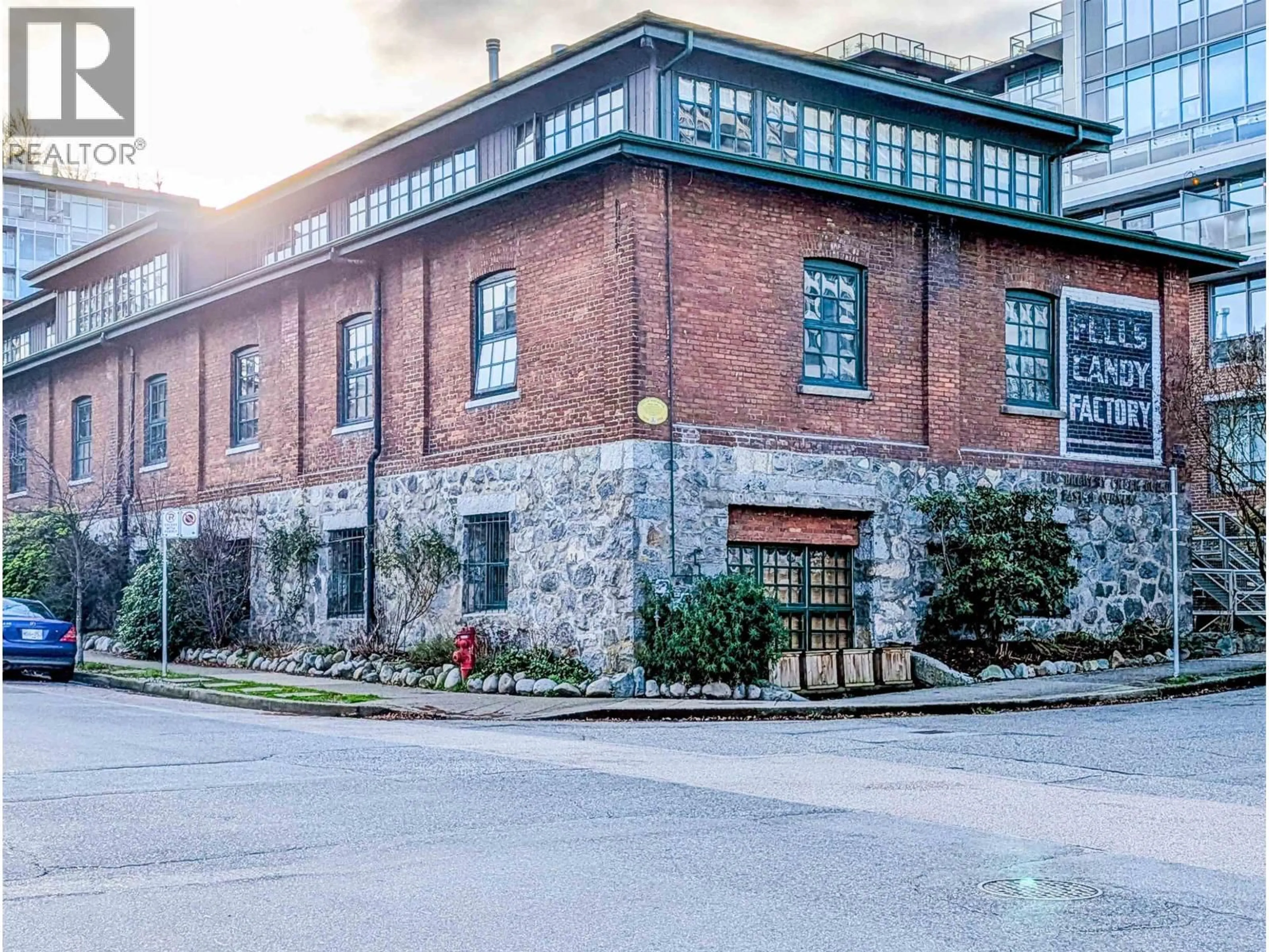 Unknown for 11 - 280 6TH AVENUE, Vancouver British Columbia V5T1J8