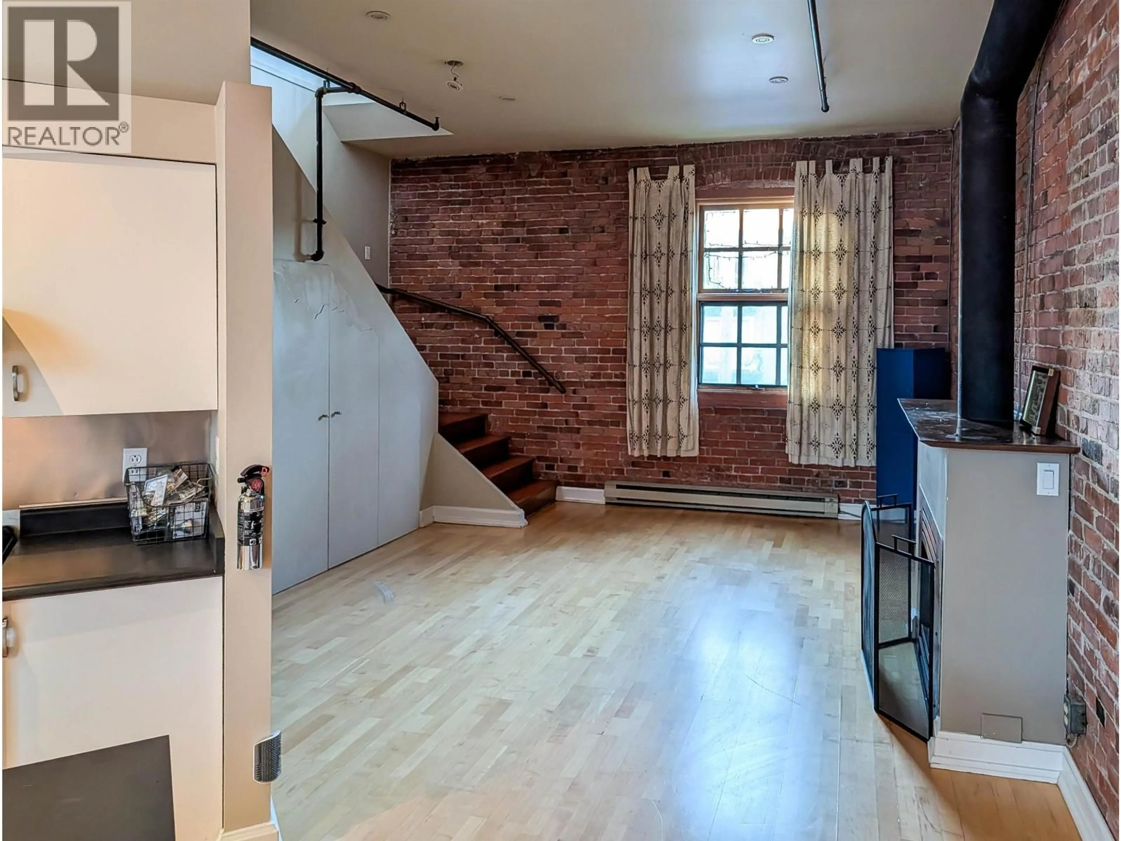 A pic of a room for 11 - 280 6TH AVENUE, Vancouver British Columbia V5T1J8