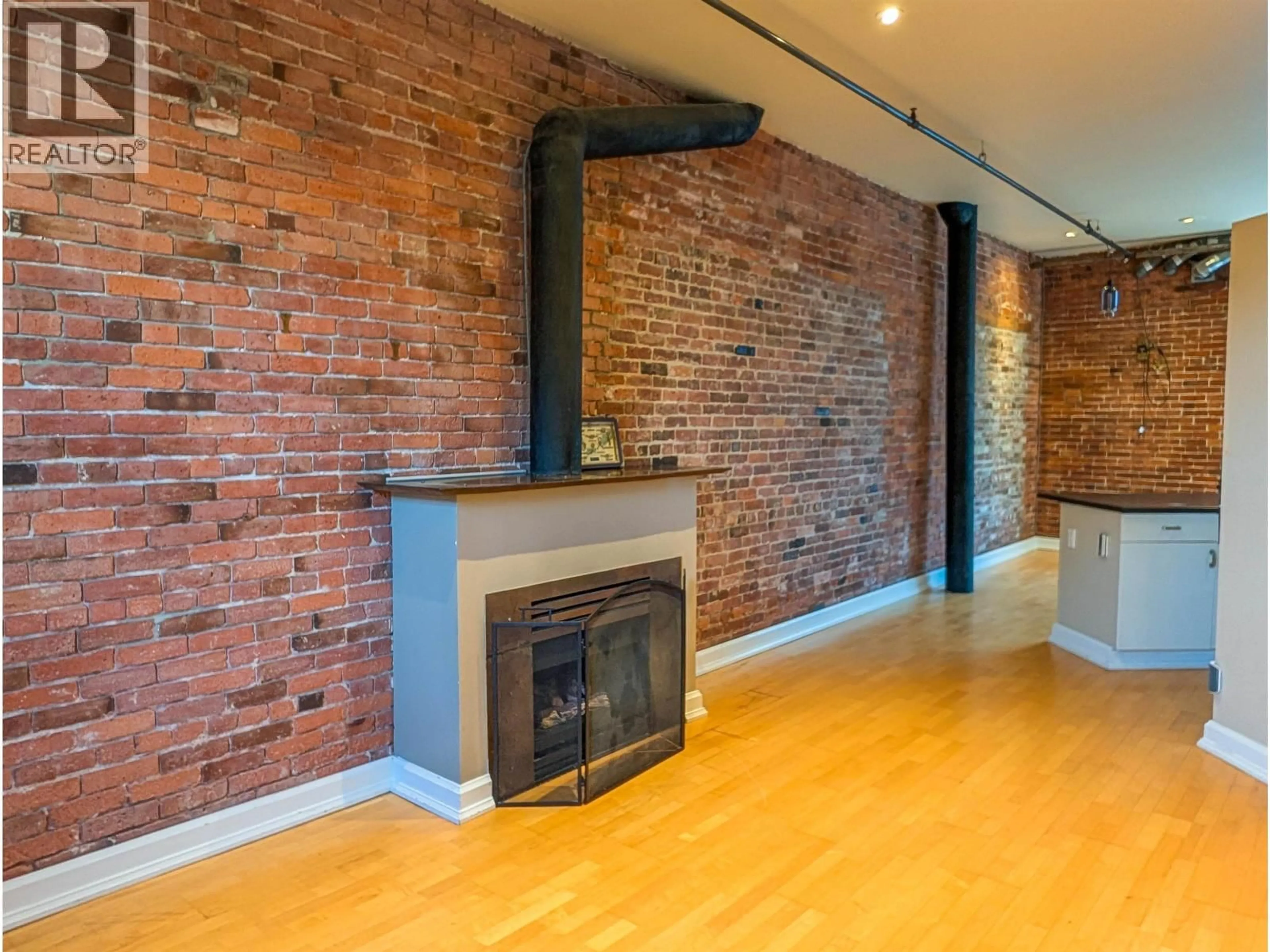 Unknown for 11 - 280 6TH AVENUE, Vancouver British Columbia V5T1J8