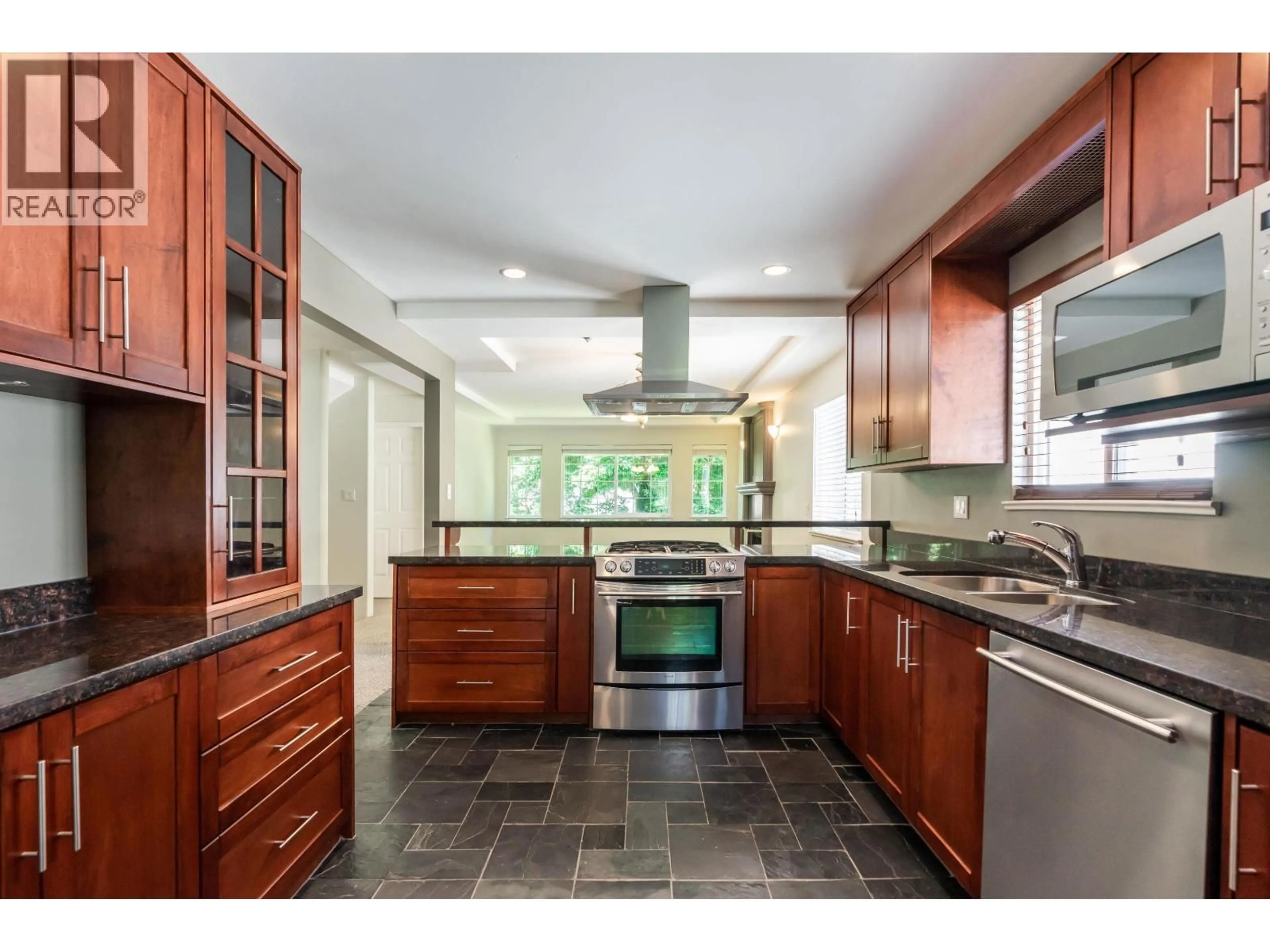 Unknown for 3580 WILLIAM STREET, Vancouver British Columbia V5K2Z7