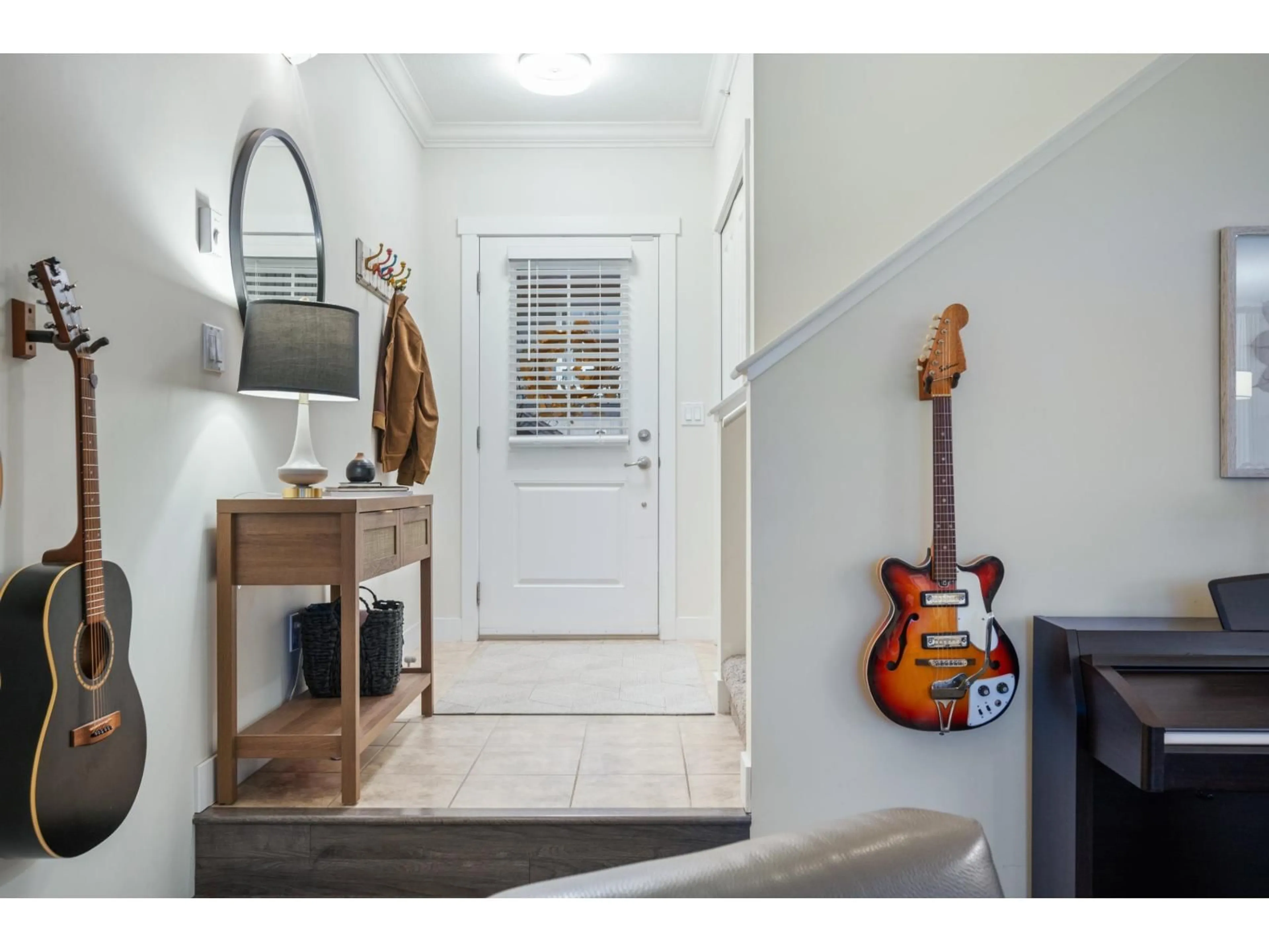 Indoor entryway for 56 - 4967 220 STREET, Langley British Columbia V3A0G3