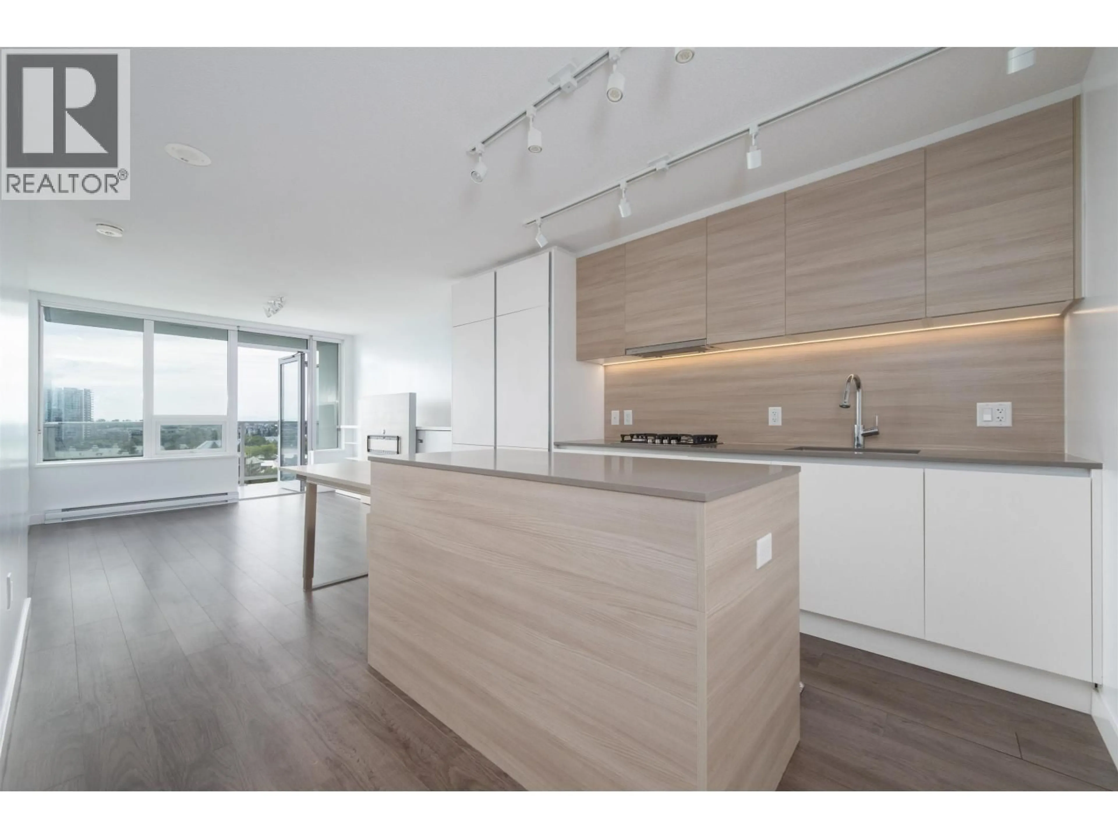 Open concept kitchen, wood/laminate floor for 912 - 988 QUAYSIDE DRIVE, New Westminster British Columbia V3M0L5