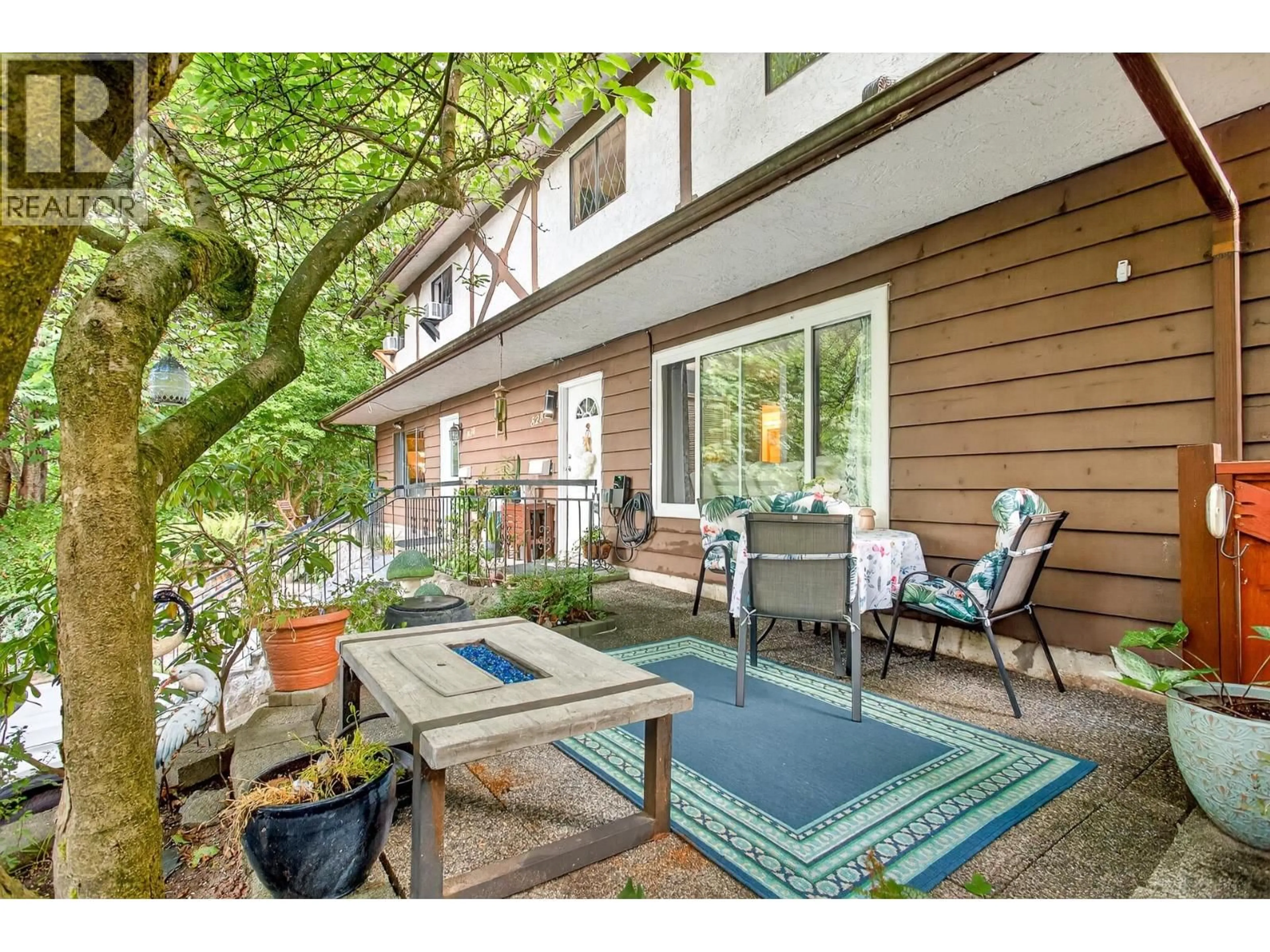 Patio, street for 828 INGERSOLL AVENUE, Coquitlam British Columbia V3J4L9