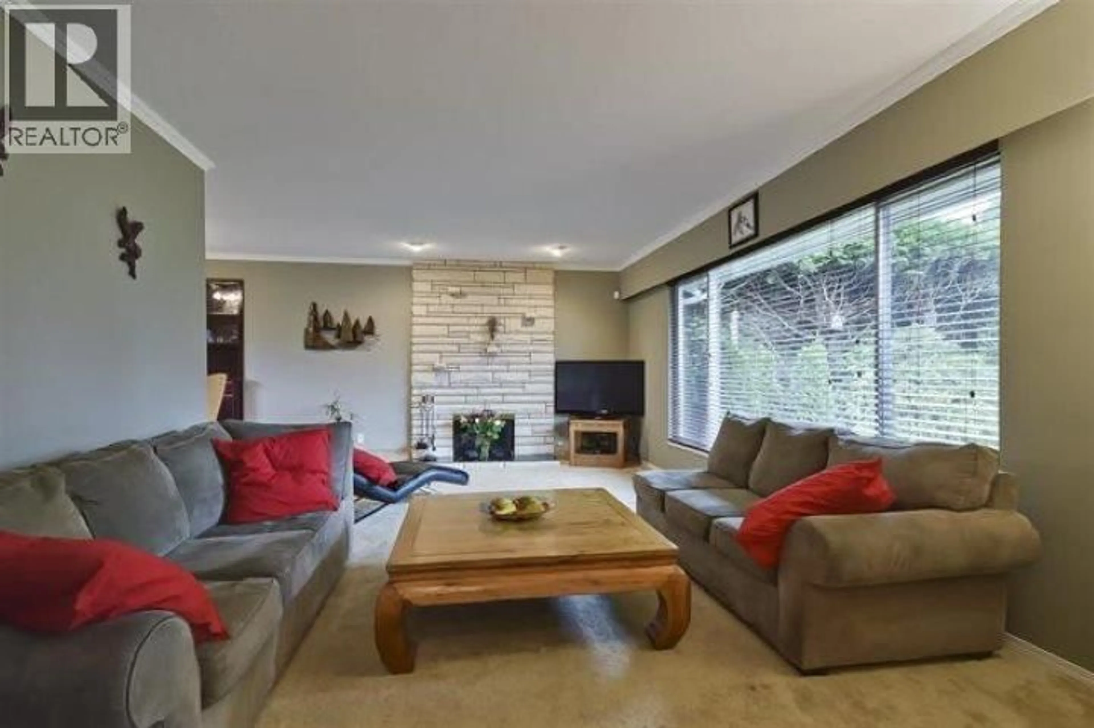 Living room with furniture, unknown for 1256 53A STREET, Delta British Columbia V4M3E6