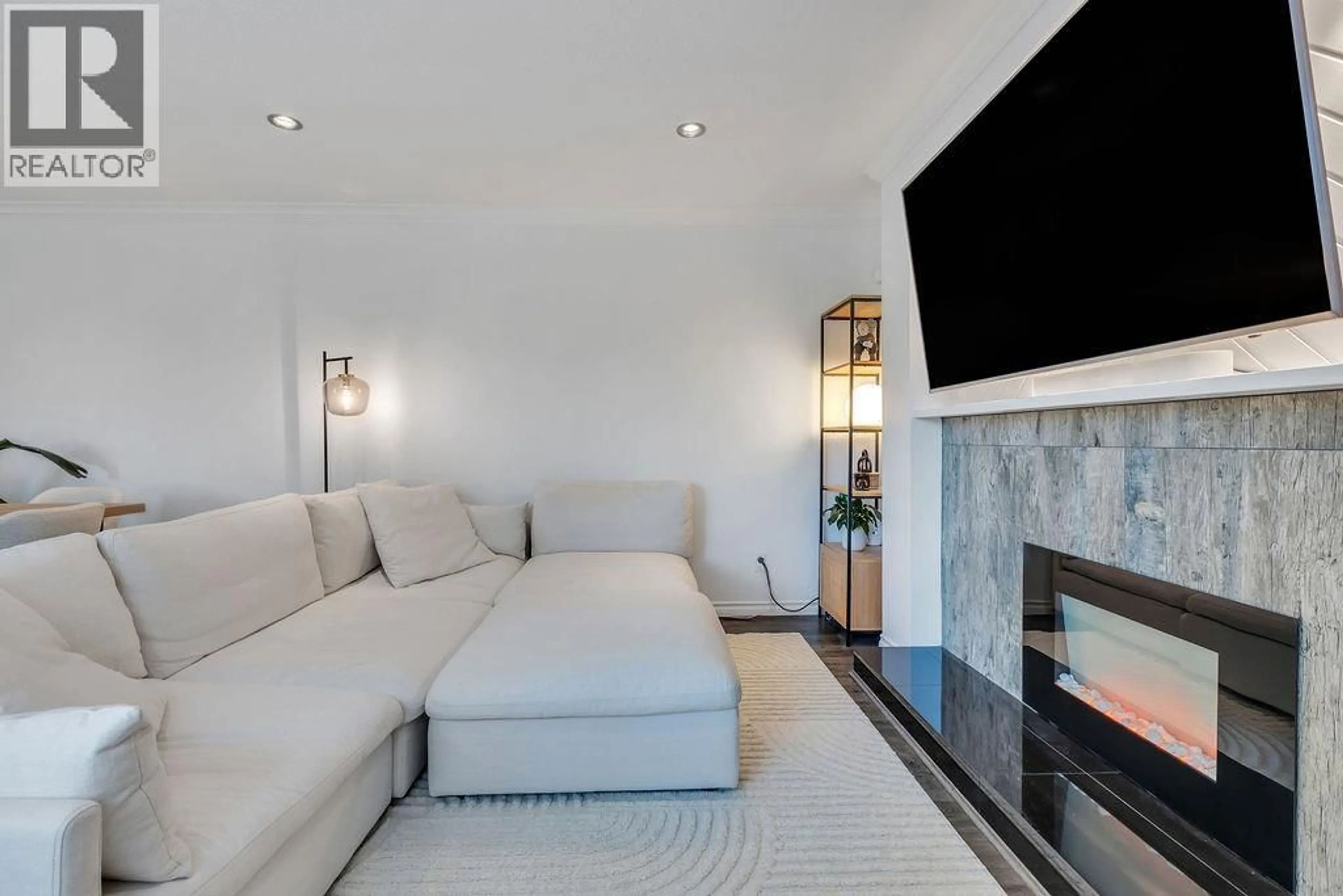 Living room with furniture, unknown for 1665 PATRICIA AVENUE, Port Coquitlam British Columbia V3B2G6