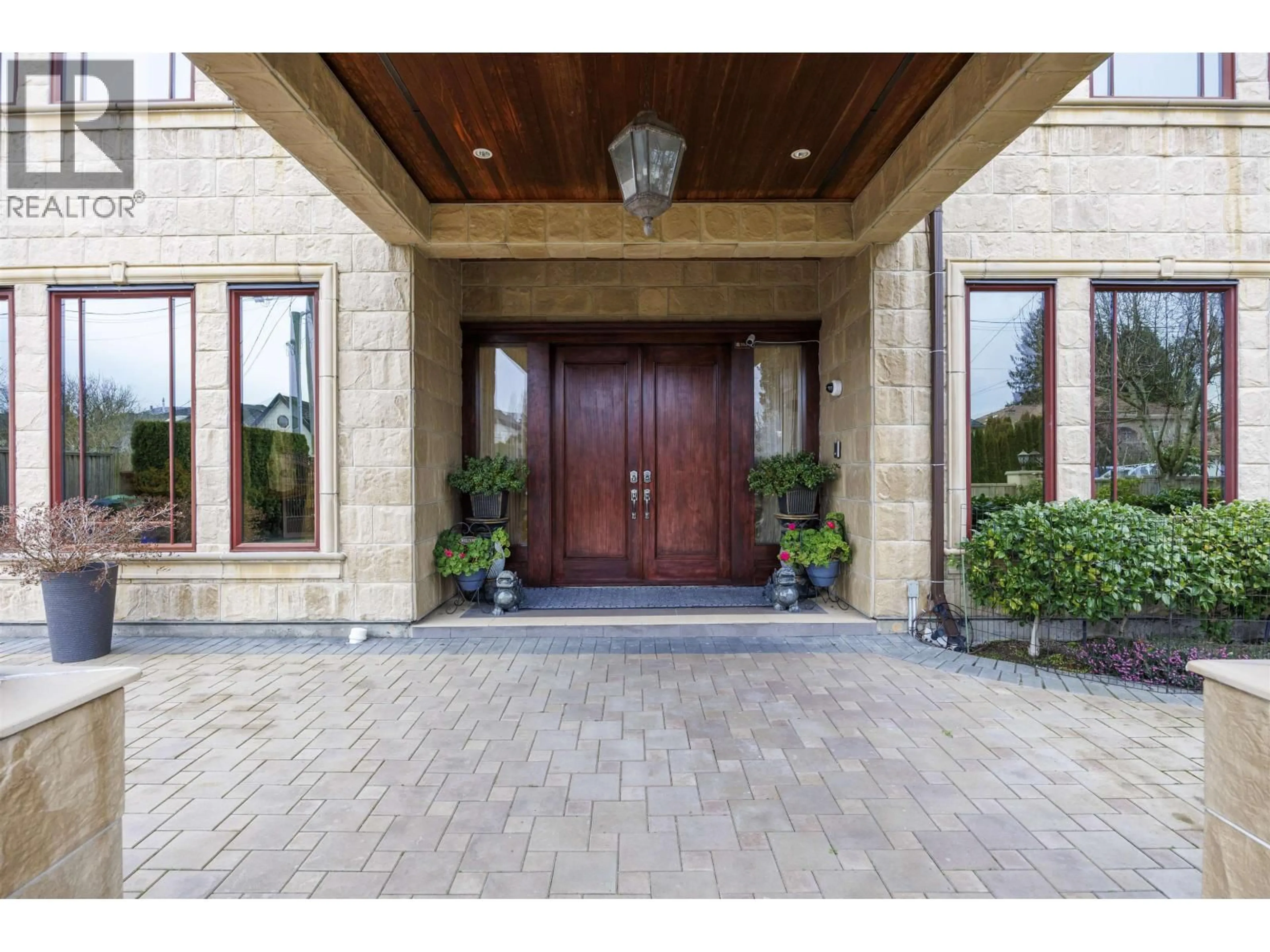 Indoor entryway for 7431 MONTANA ROAD, Richmond British Columbia V7C2K7