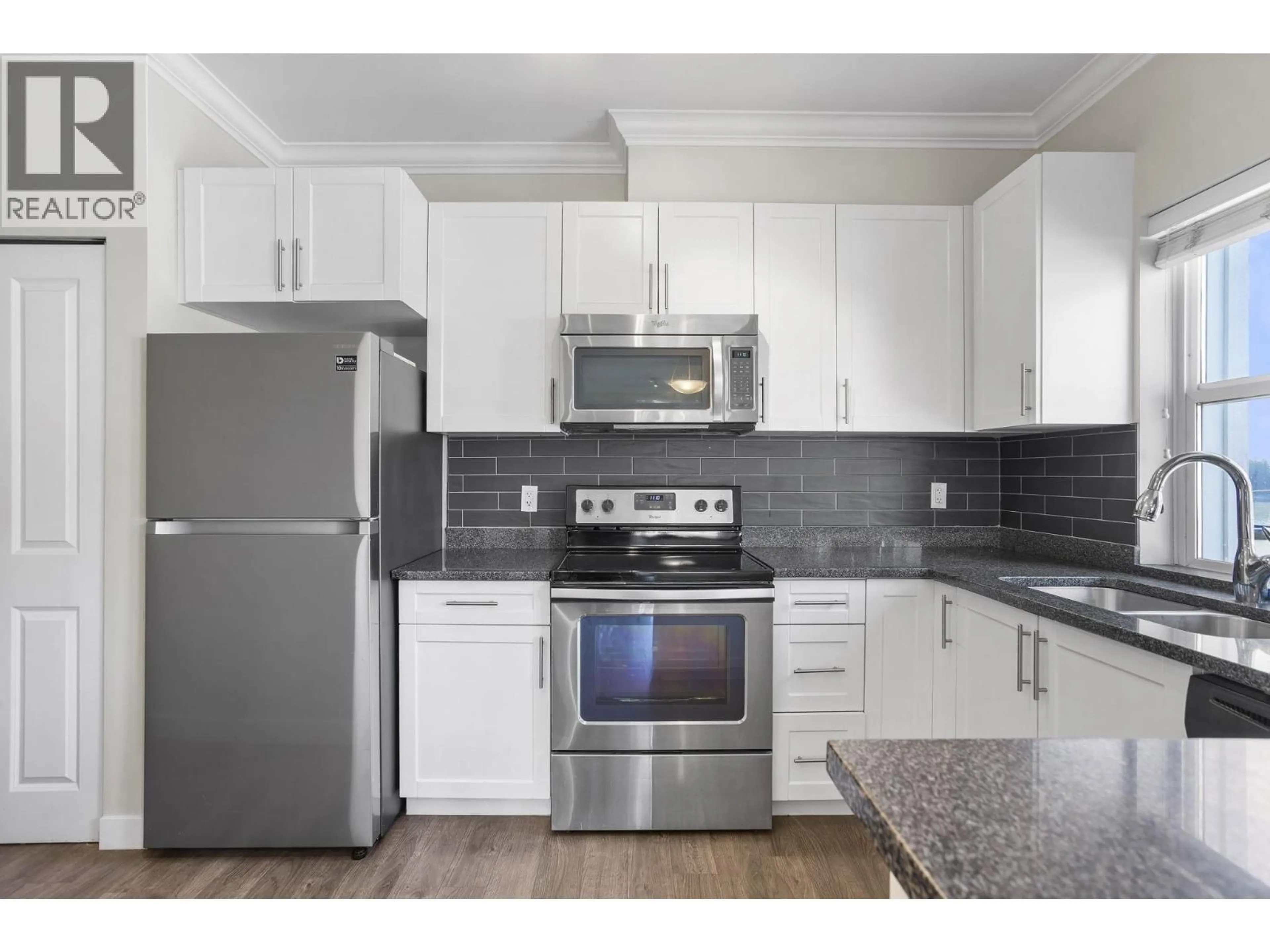 Standard kitchen, unknown for 301 - 11580 223 STREET, Maple Ridge British Columbia V2X9H1