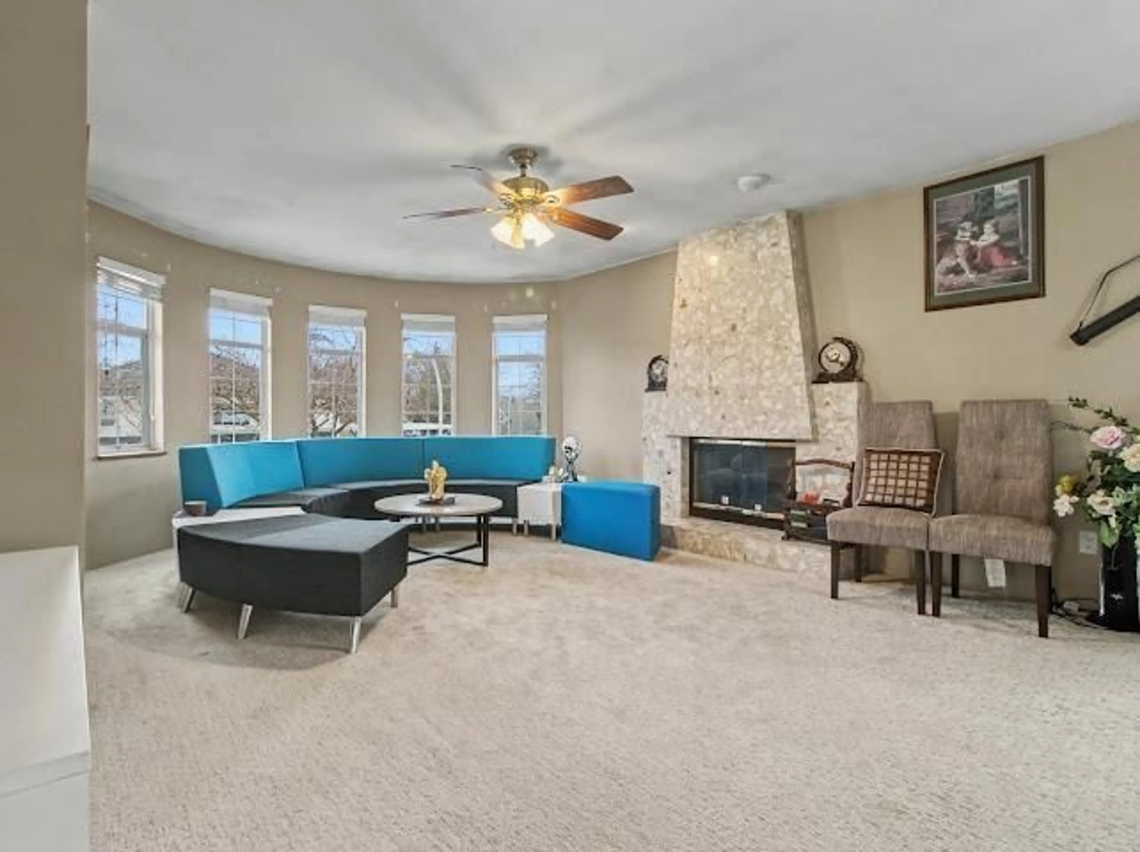 Living room with furniture, unknown for 14962 96A AVENUE, Surrey British Columbia V3R9V6