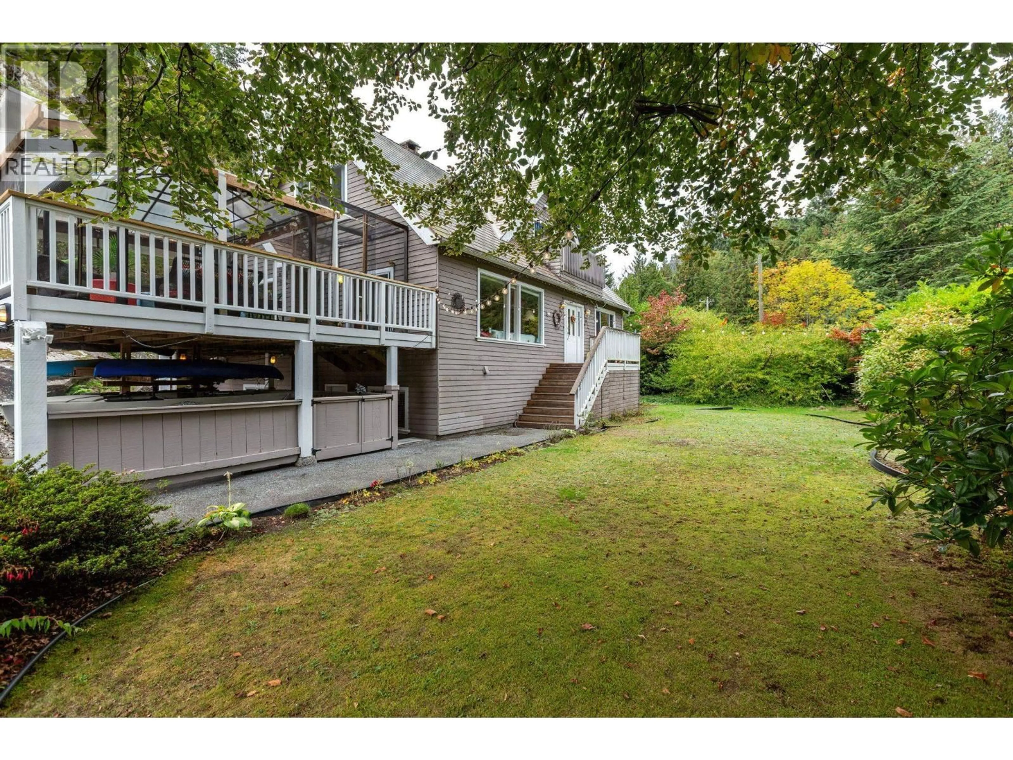 A pic from outside/outdoor area/front of a property/back of a property/a pic from drone, unknown for 5607 EAGLE HARBOUR ROAD, West Vancouver British Columbia V7W1P4