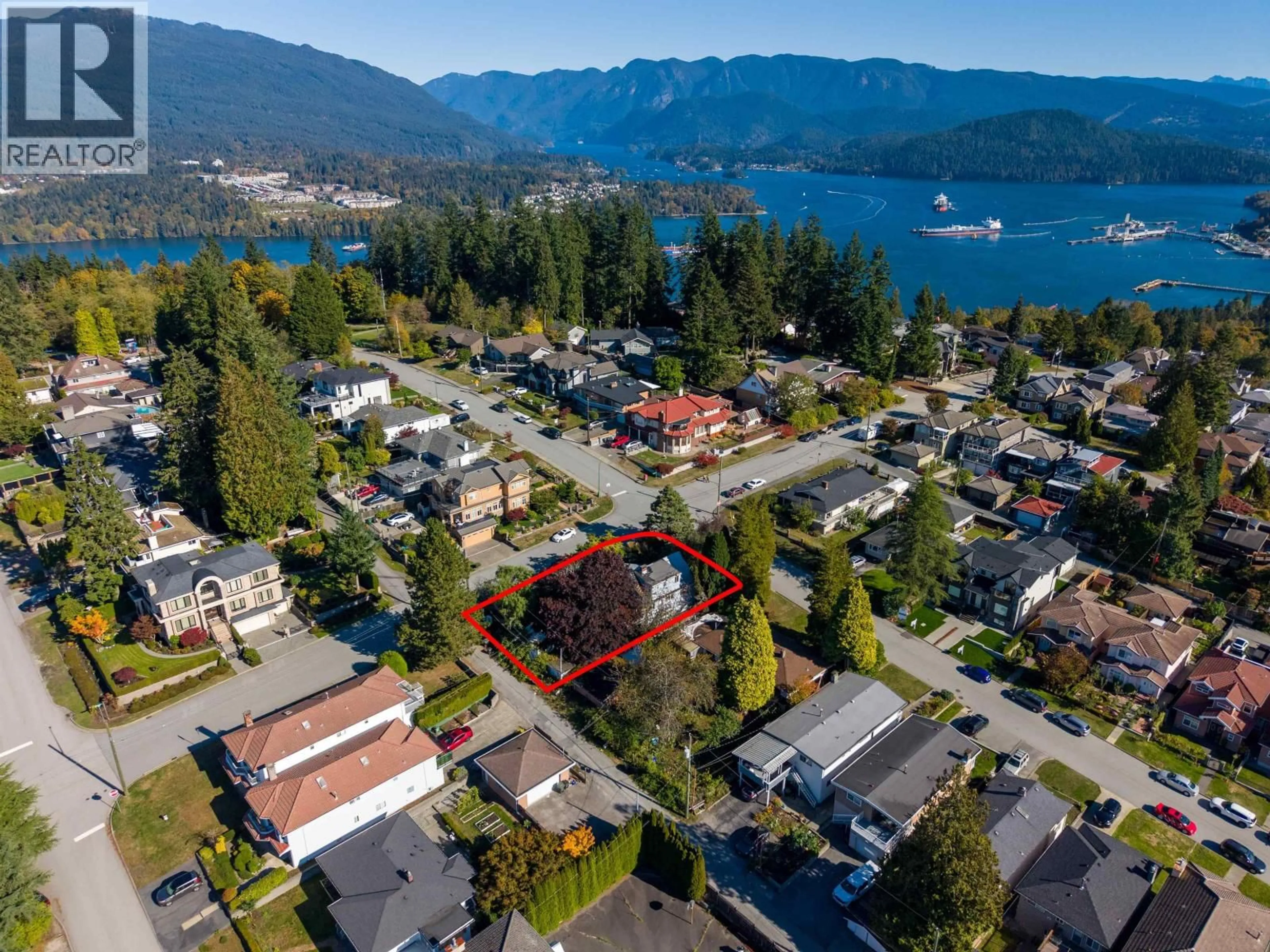 A pic from outside/outdoor area/front of a property/back of a property/a pic from drone, unknown for 5380 CAMBRIDGE STREET, Burnaby British Columbia V5B1C5