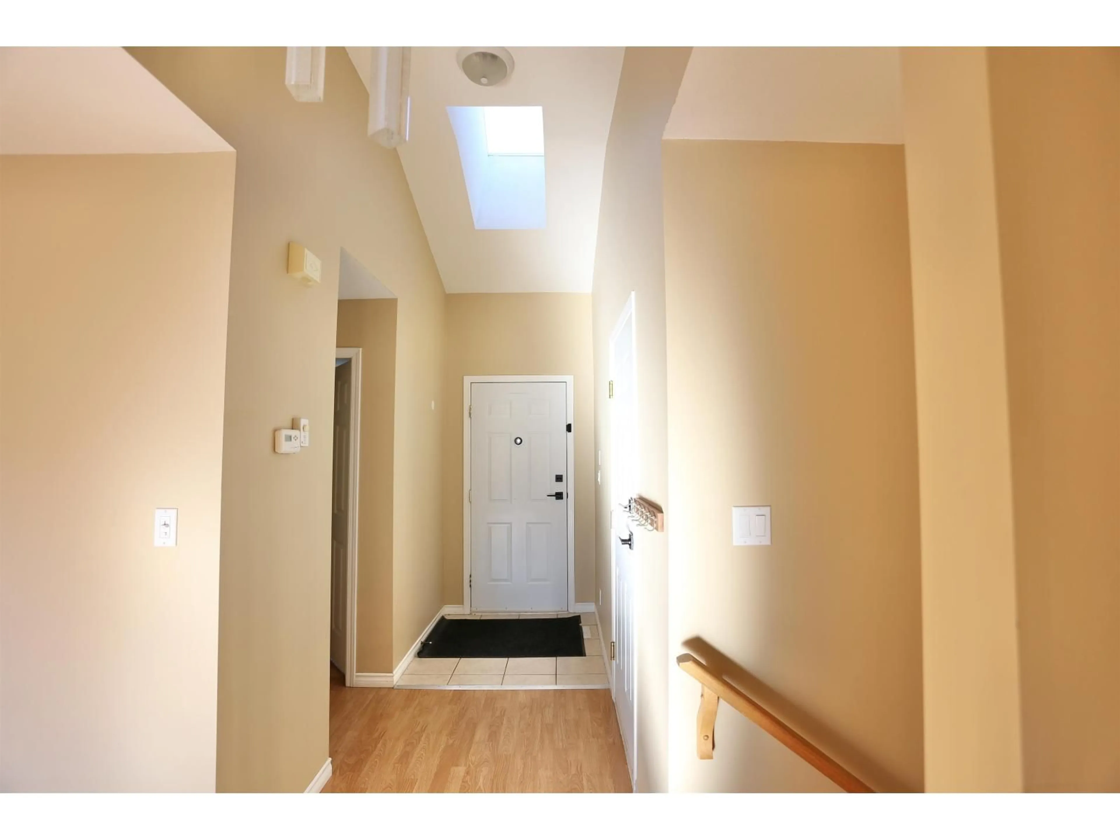 Indoor entryway for 39 - 2068 WINFIELD DRIVE, Abbotsford British Columbia V3G1M4