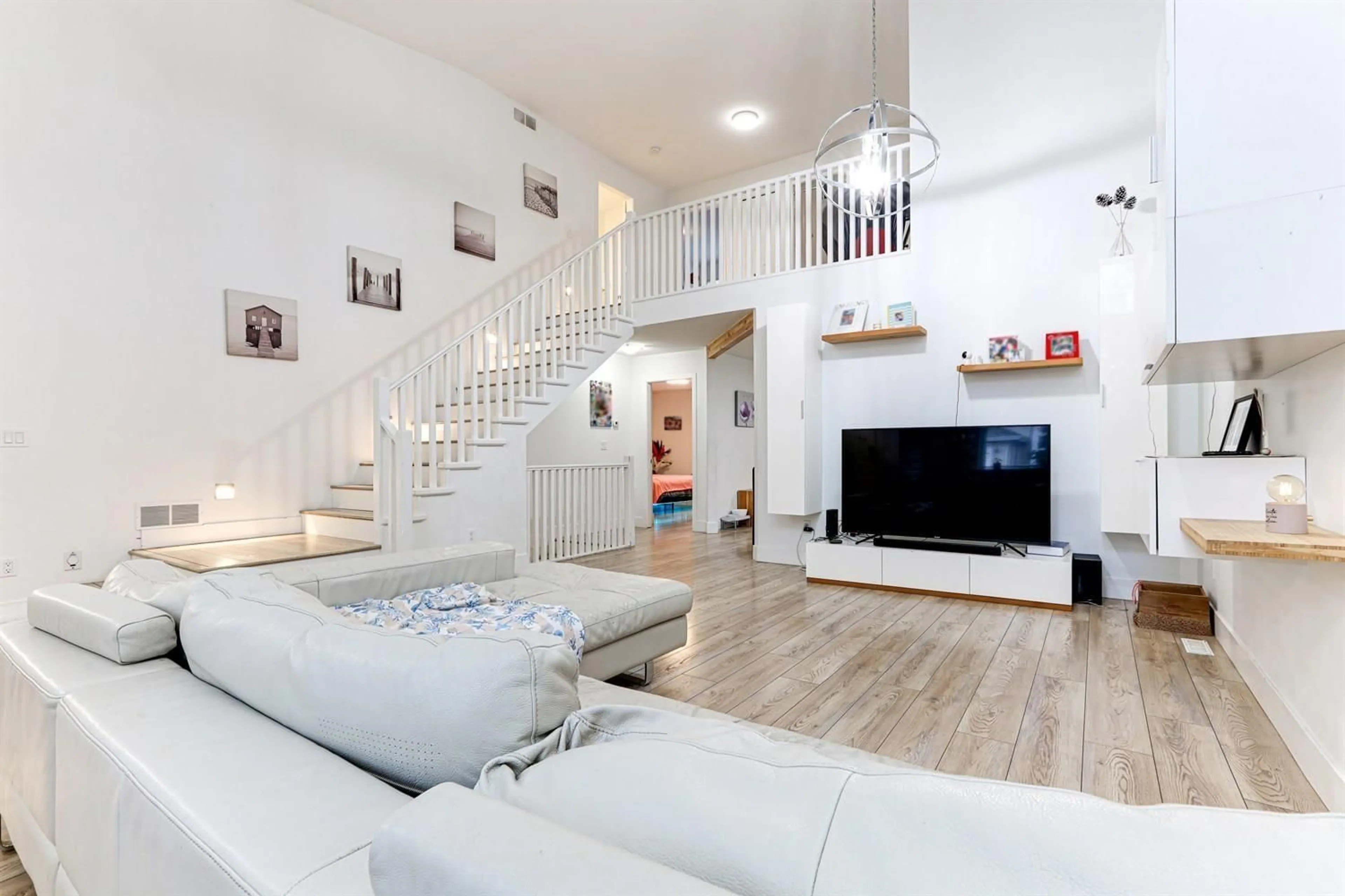 Living room with furniture, unknown for 6 - 16995 64 AVENUE, Surrey British Columbia V3S0V9