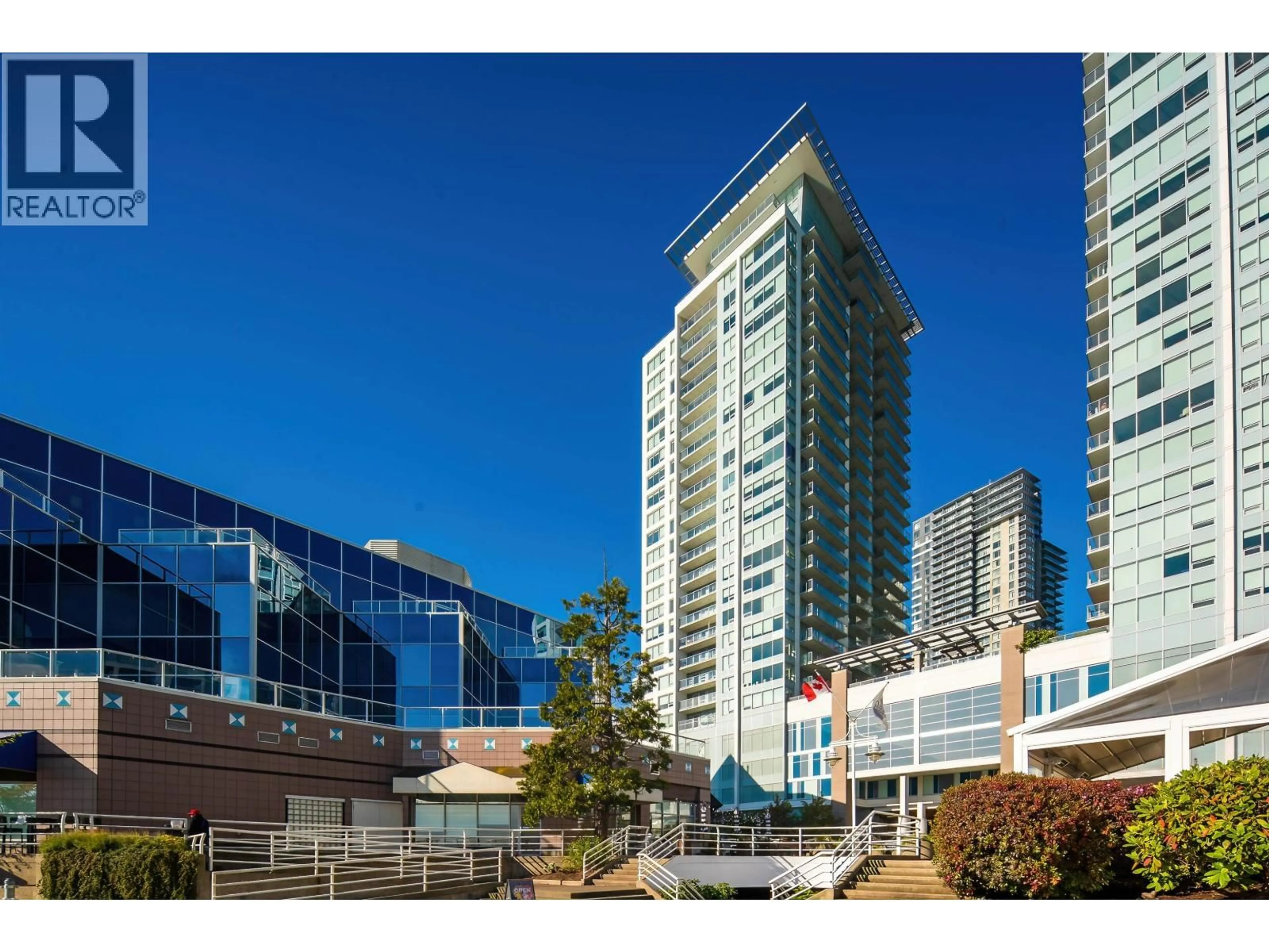 Indoor foyer for 810 - 988 QUAYSIDE DRIVE, New Westminster British Columbia V3M0L5