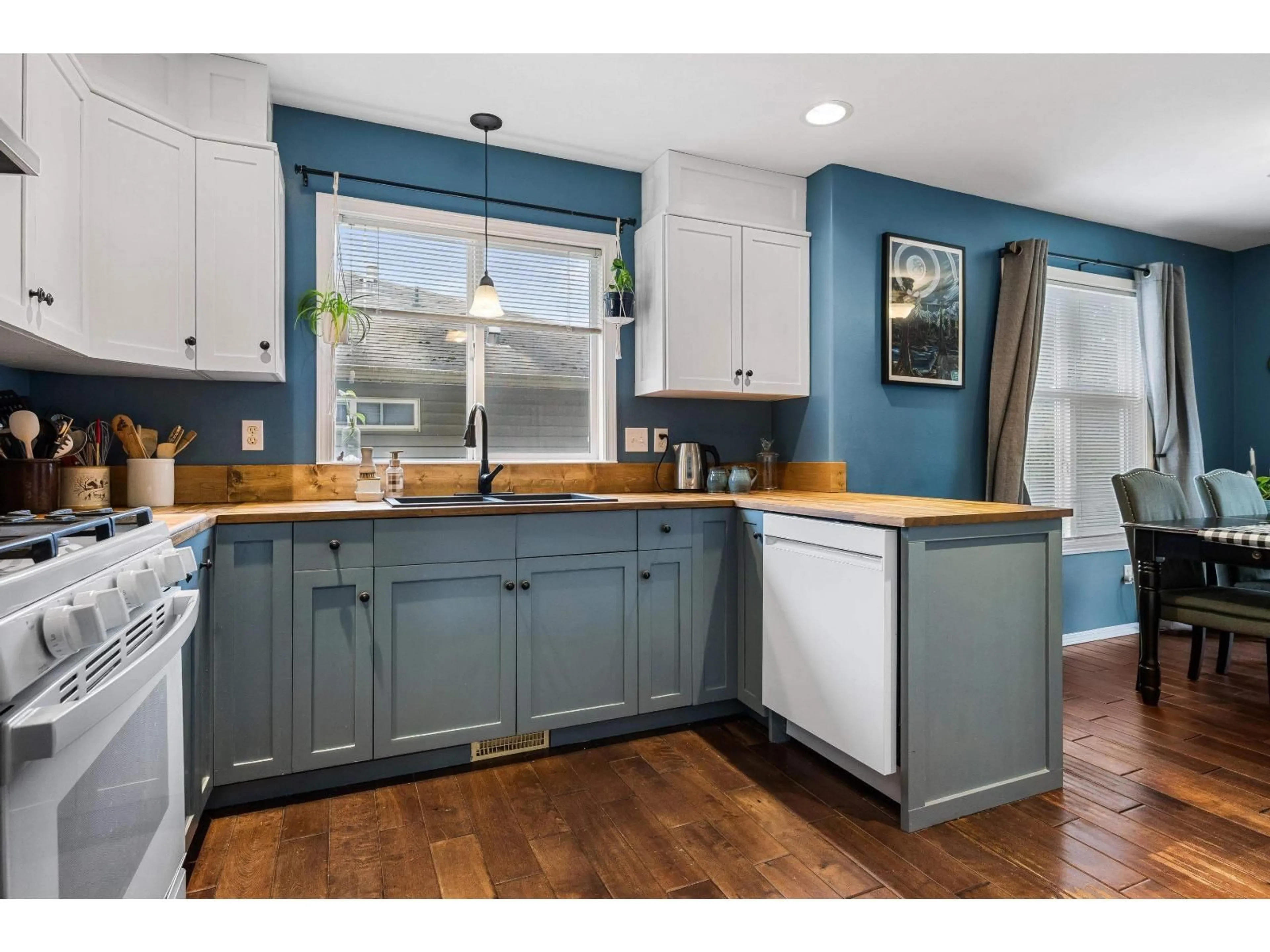 Open concept kitchen, unknown for 3 - 46906 RUSSELL ROAD, Chilliwack British Columbia V2R5T3