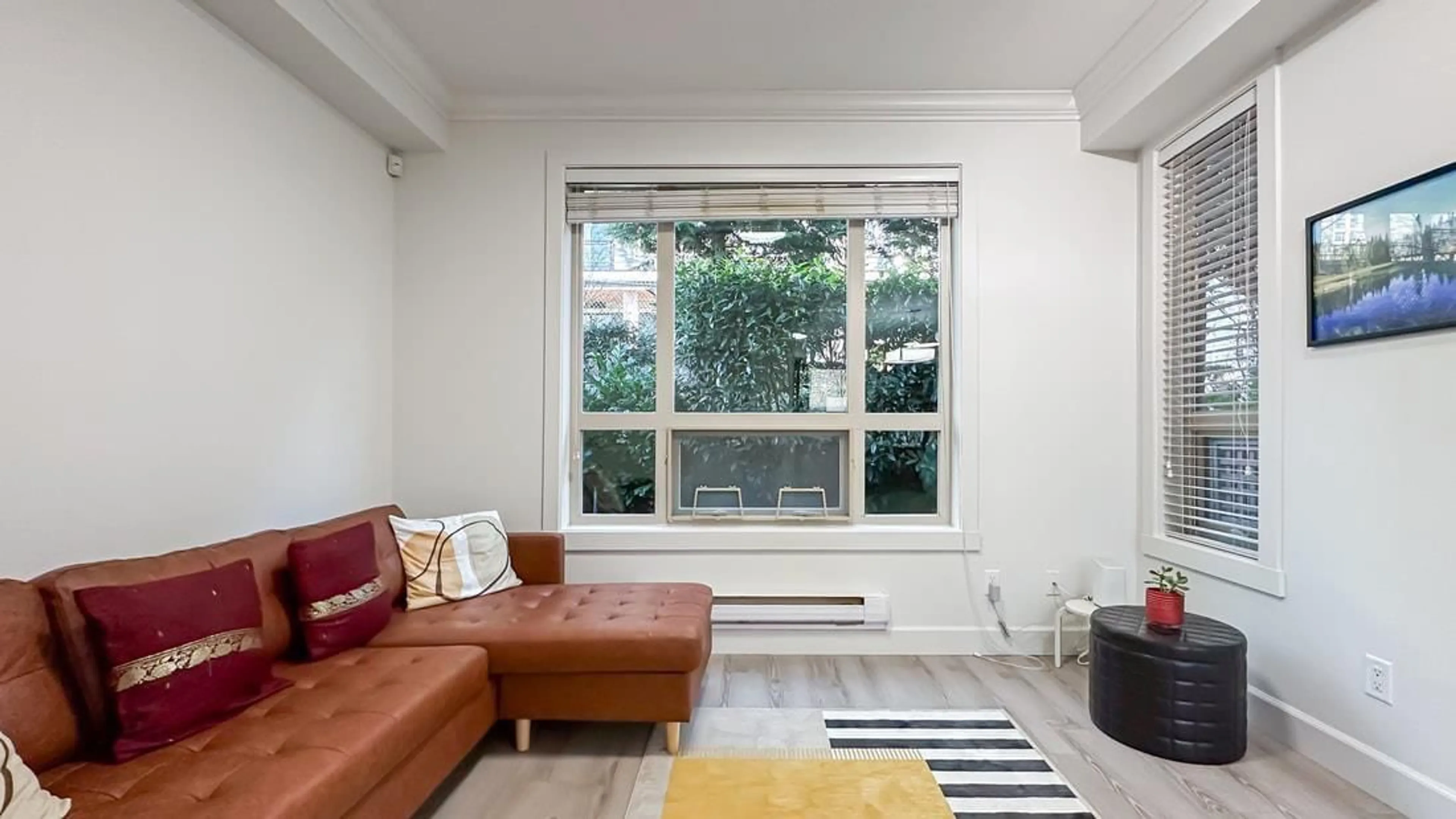 Living room with furniture, unknown for 223 - 13897 FRASER HIGHWAY, Surrey British Columbia V3T0G8