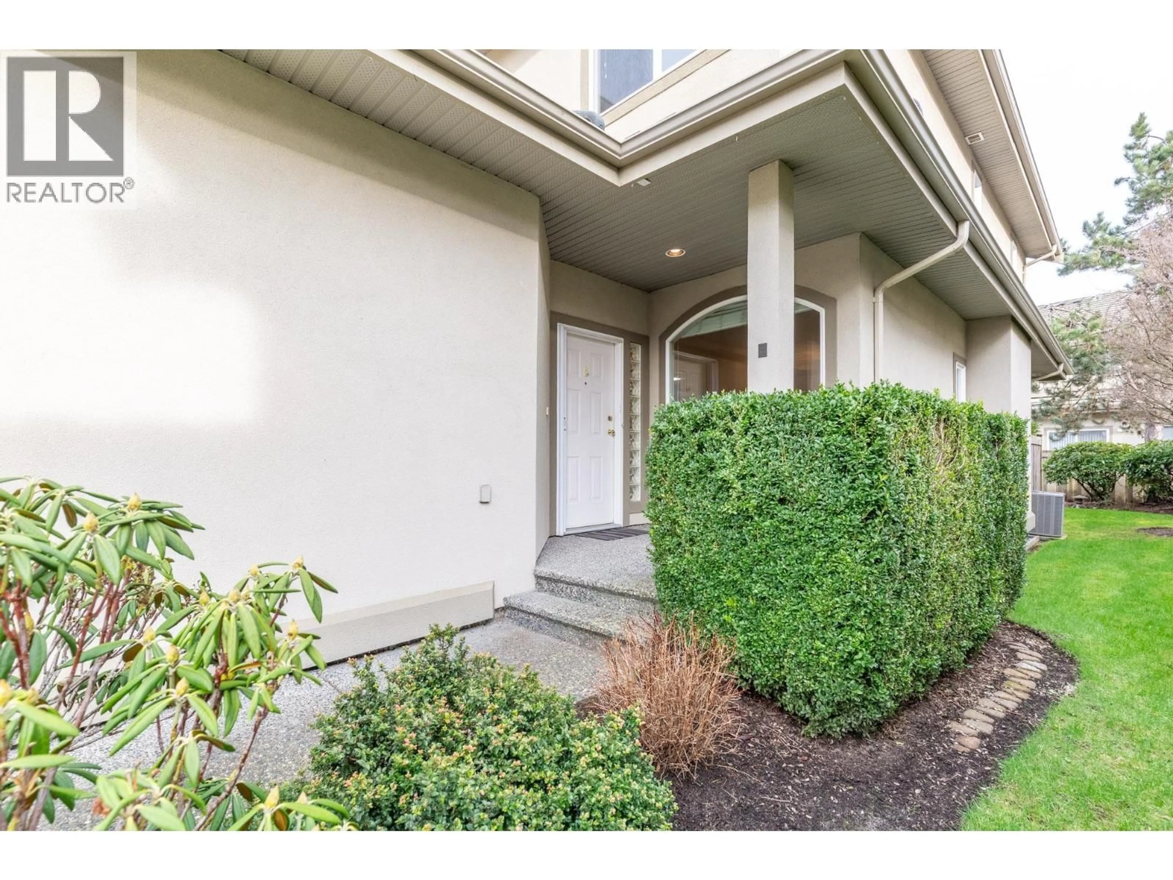 Indoor entryway for 7 - 998 RIVERSIDE DRIVE, Port Coquitlam British Columbia V3B7Y4