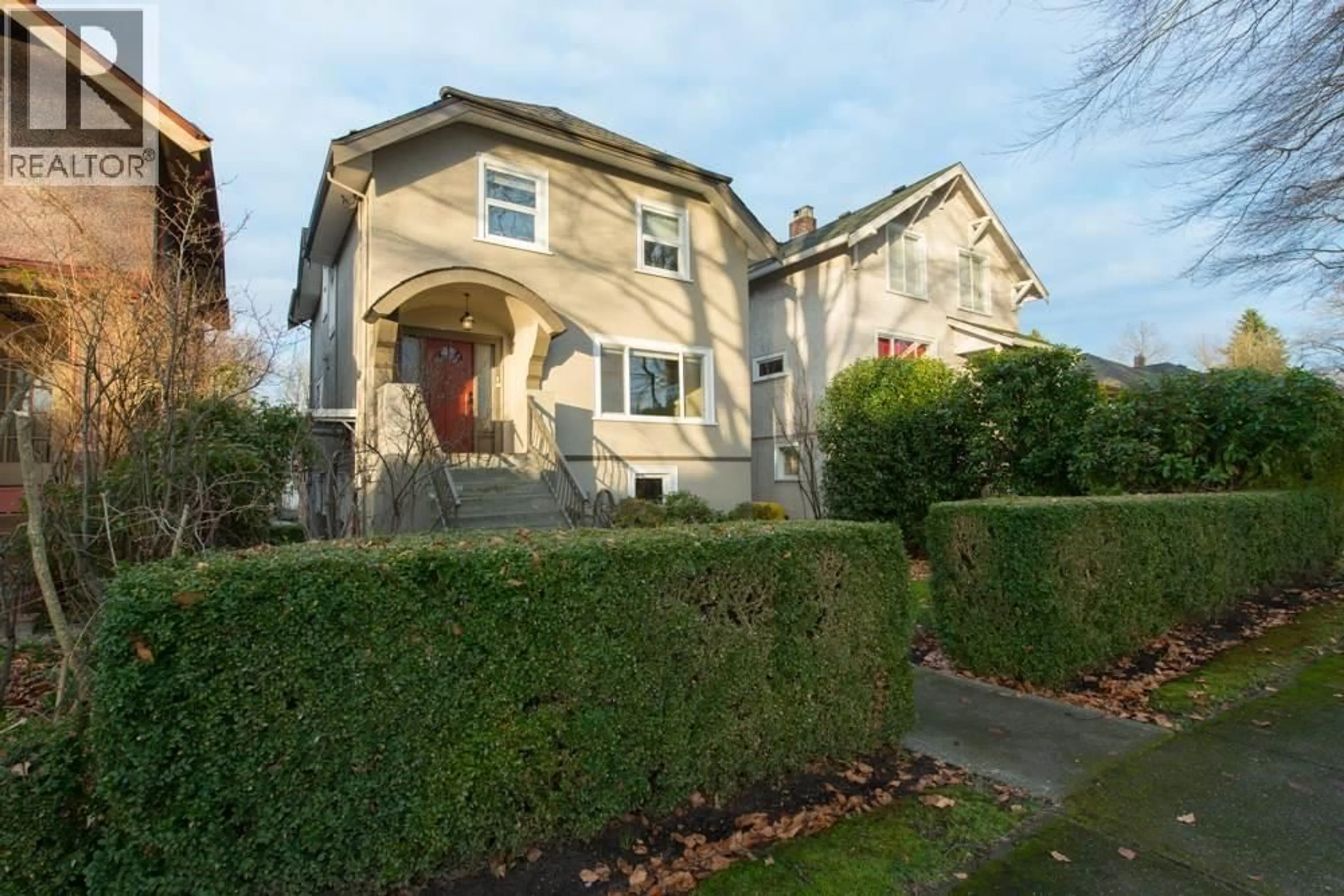 A pic from outside/outdoor area/front of a property/back of a property/a pic from drone, street for 2779 13TH AVENUE, Vancouver British Columbia V6K2T5