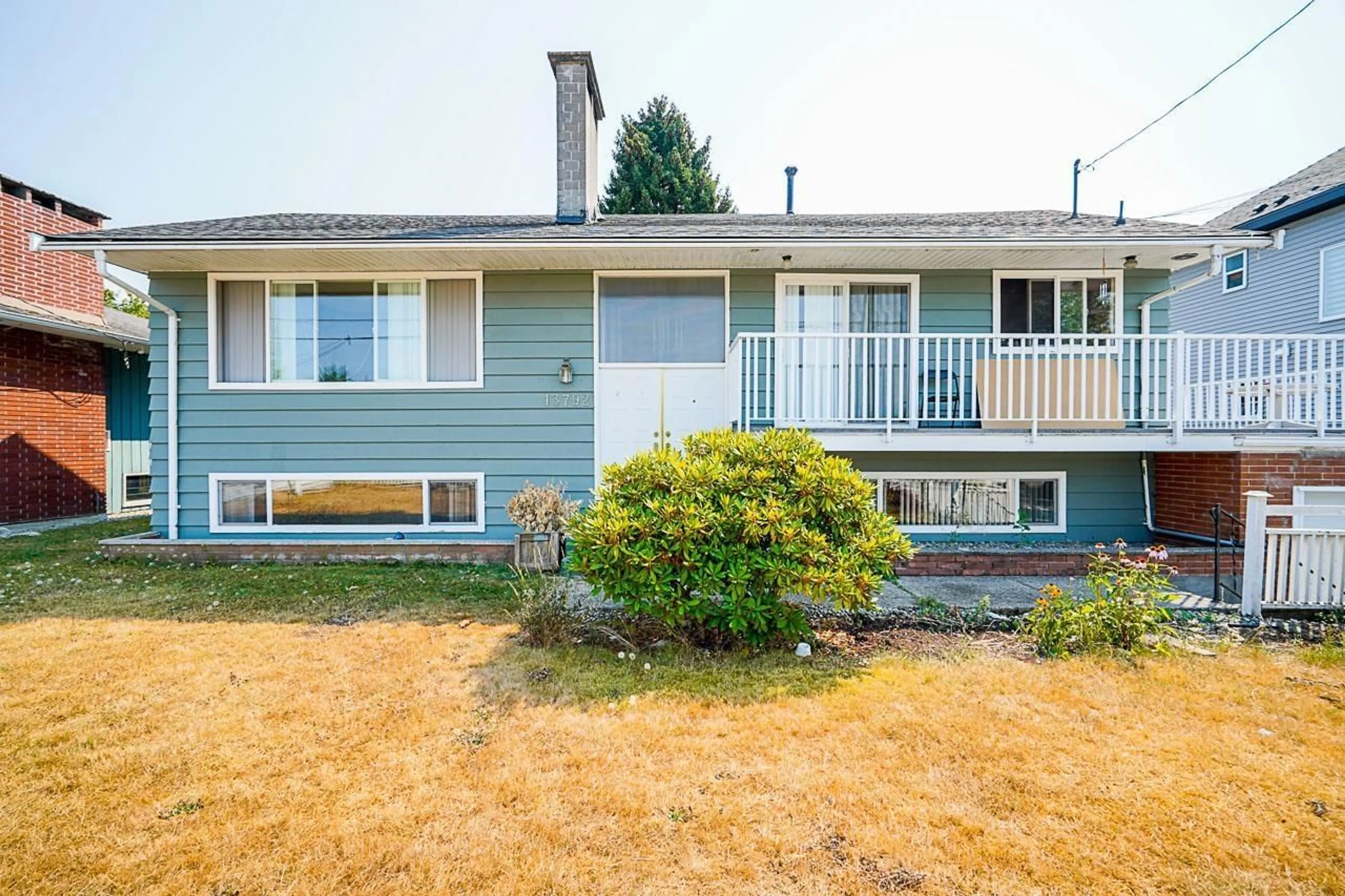 Home with vinyl exterior material, unknown for 13792 112 AVENUE, Surrey British Columbia V3R2G3