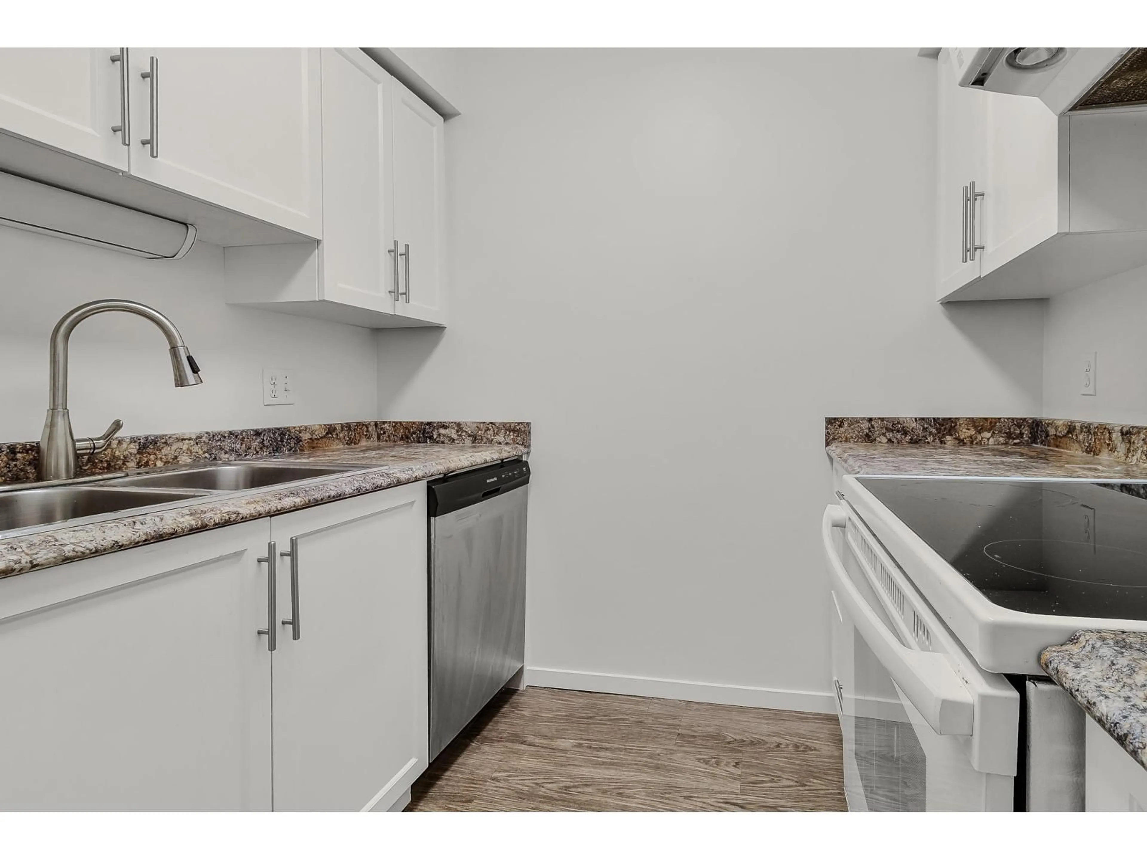 Standard kitchen, unknown for 213 - 17661 58A AVENUE, Surrey British Columbia V3S1N4