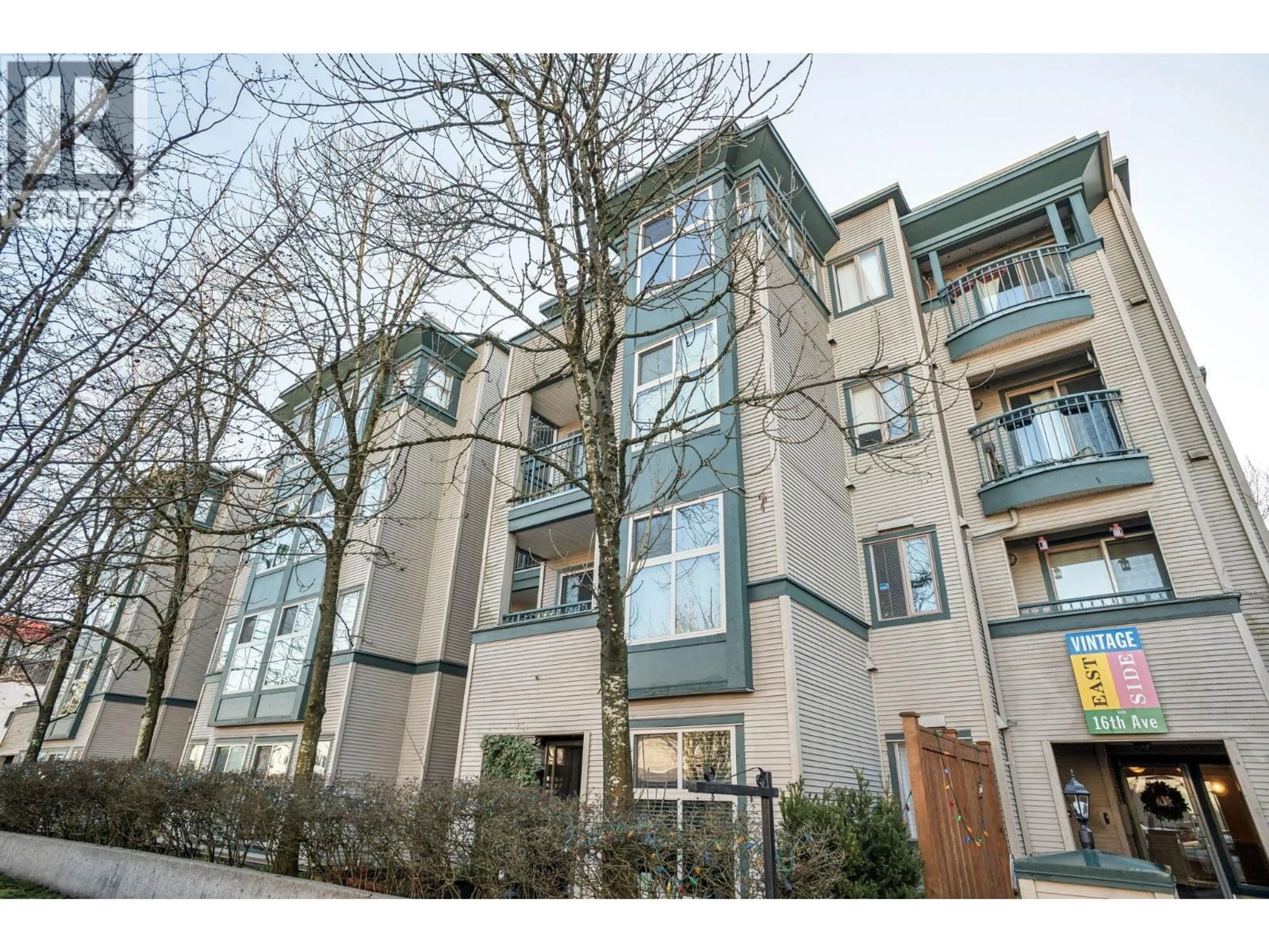 A pic from outside/outdoor area/front of a property/back of a property/a pic from drone, building for 305 - 688 16TH AVENUE, Vancouver British Columbia V5T2V4