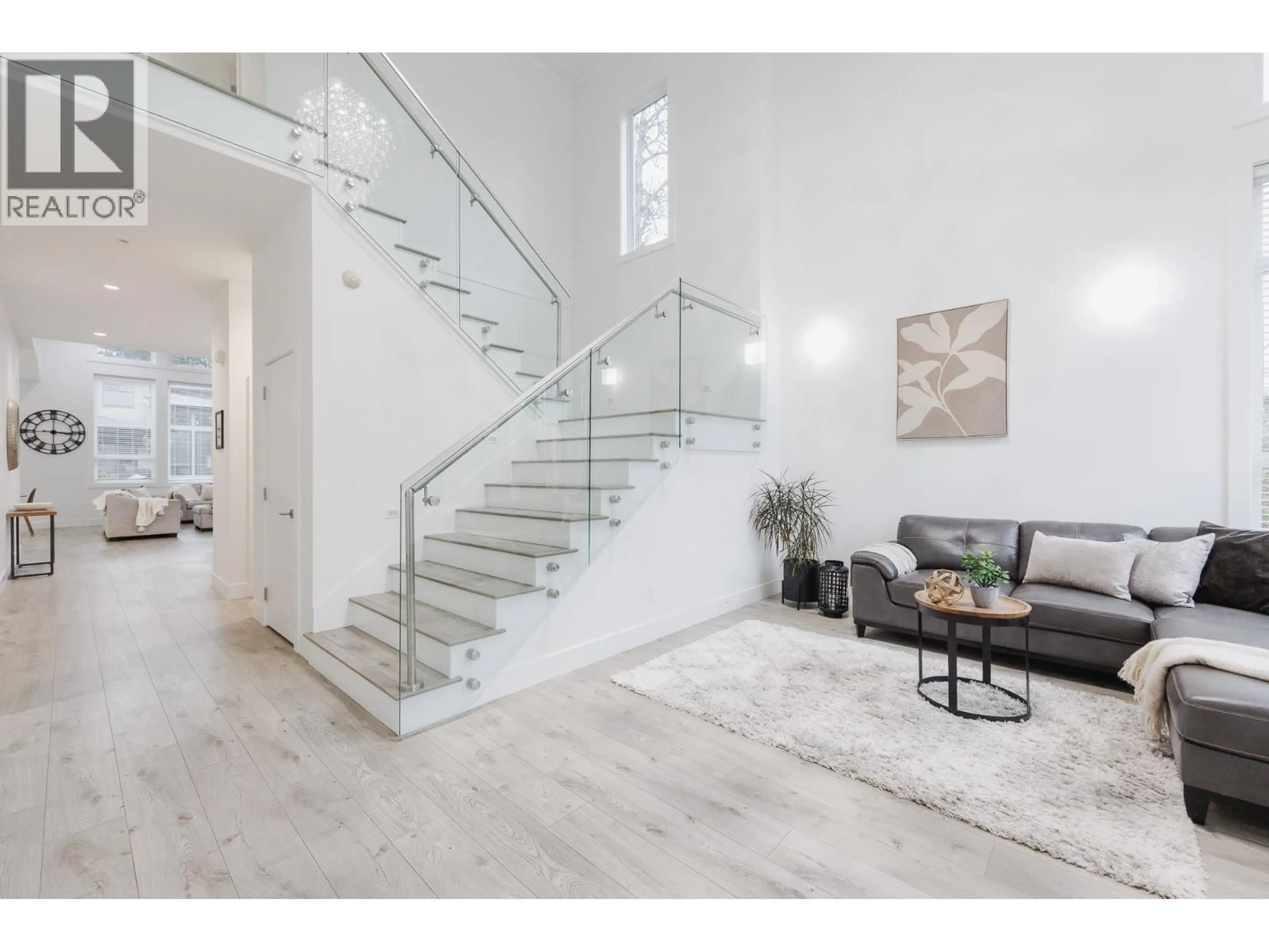 Stairs for 12396 201 STREET, Maple Ridge British Columbia V2X6A7