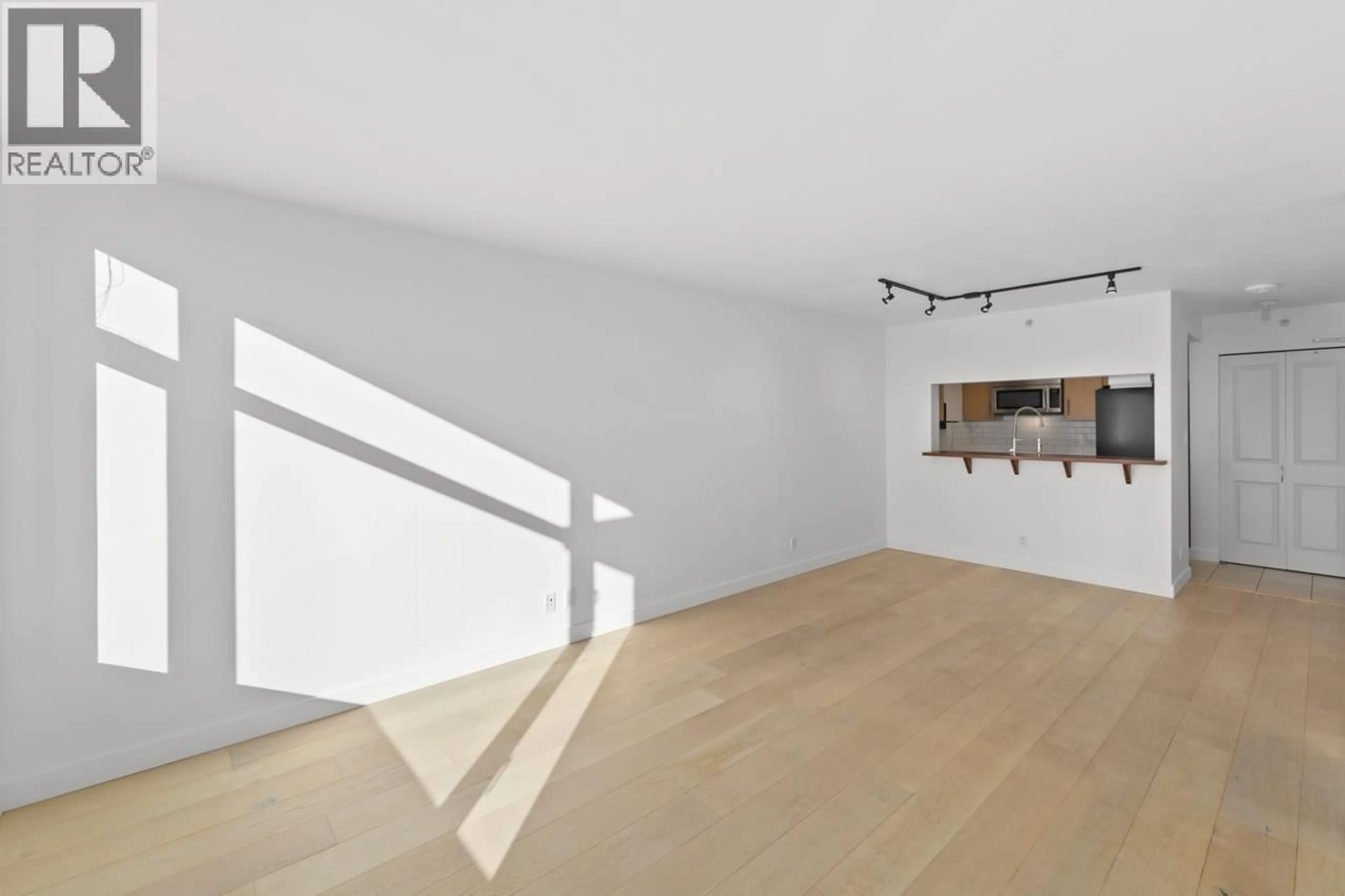 A pic of a room for 610 - 3660 VANNESS AVENUE, Vancouver British Columbia V5R6H8