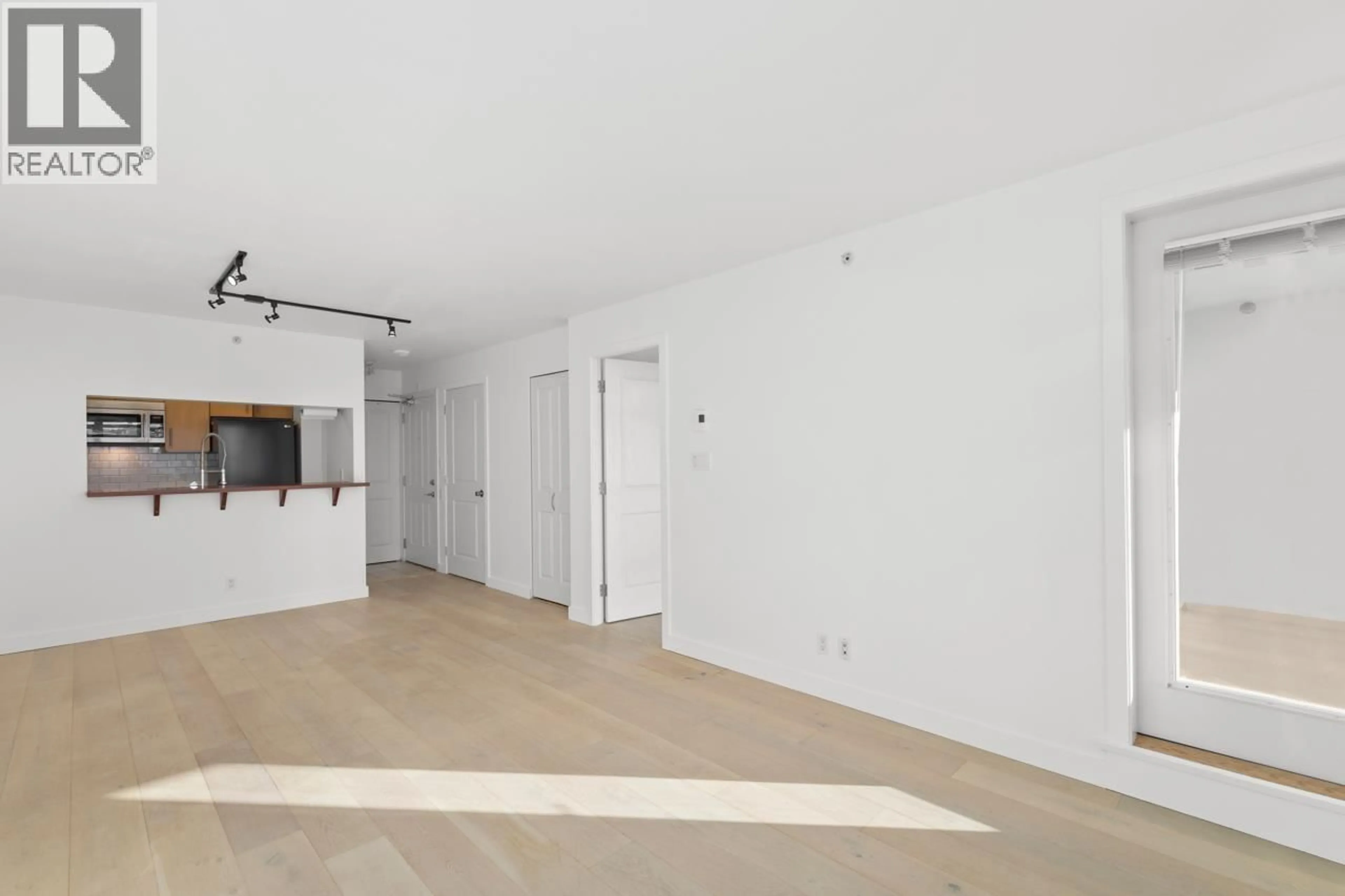 A pic of a room for 610 - 3660 VANNESS AVENUE, Vancouver British Columbia V5R6H8