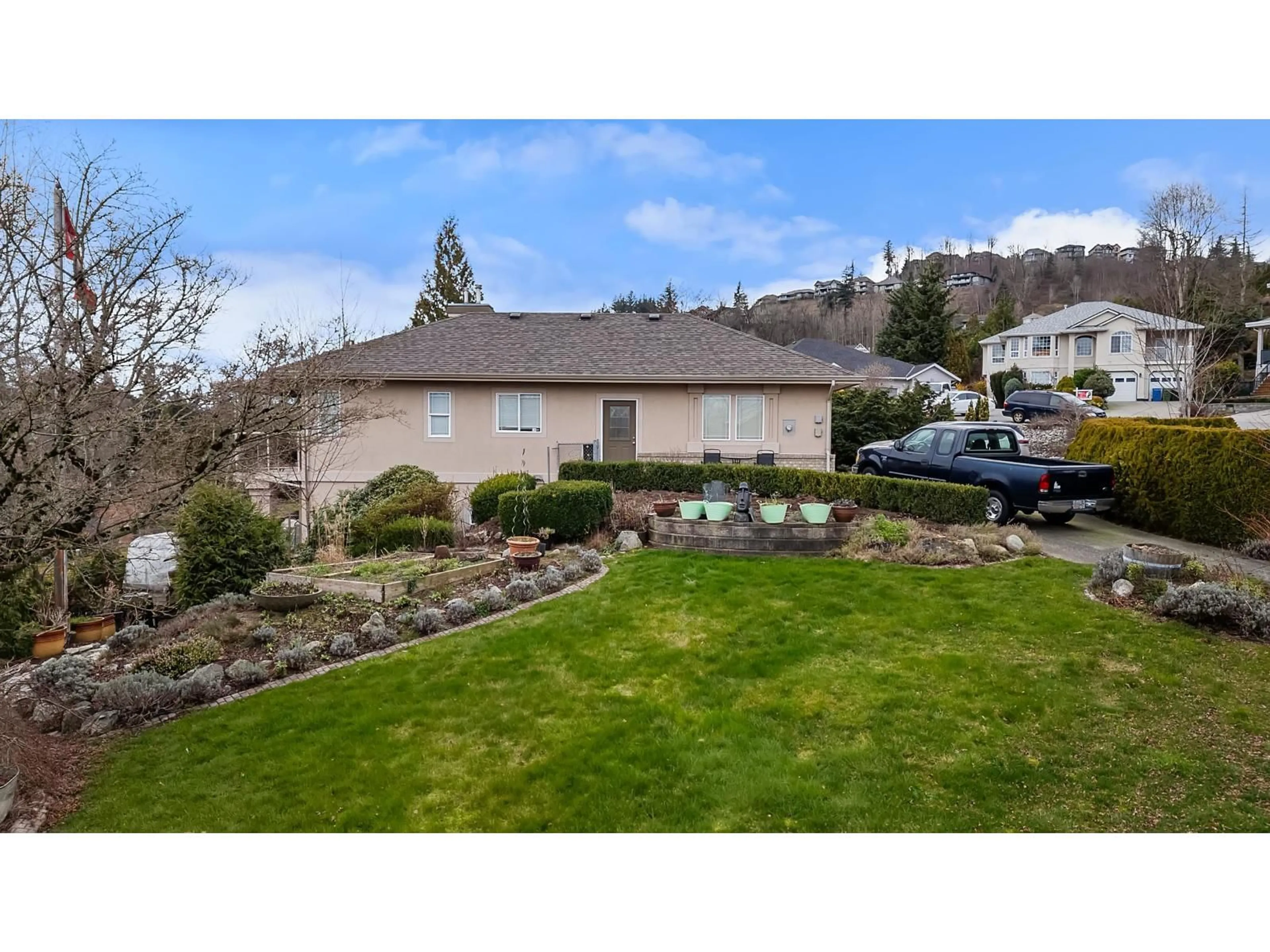 A pic from outside/outdoor area/front of a property/back of a property/a pic from drone, unknown for 36046 SPYGLASS COURT, Abbotsford British Columbia V3G2W7