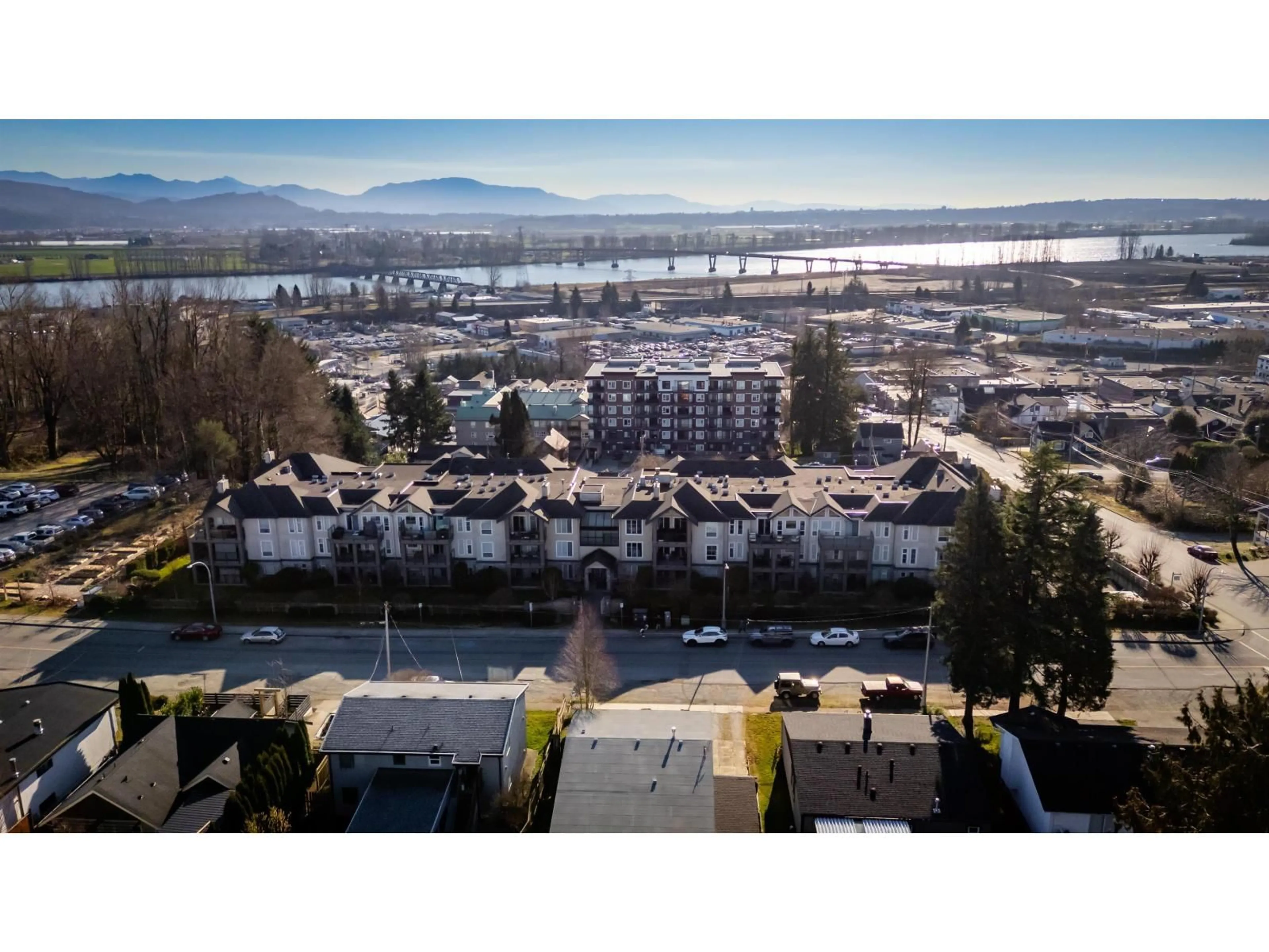 A pic from outside/outdoor area/front of a property/back of a property/a pic from drone, unknown for 216 - 33150 4 AVENUE, Mission British Columbia V2V7A3