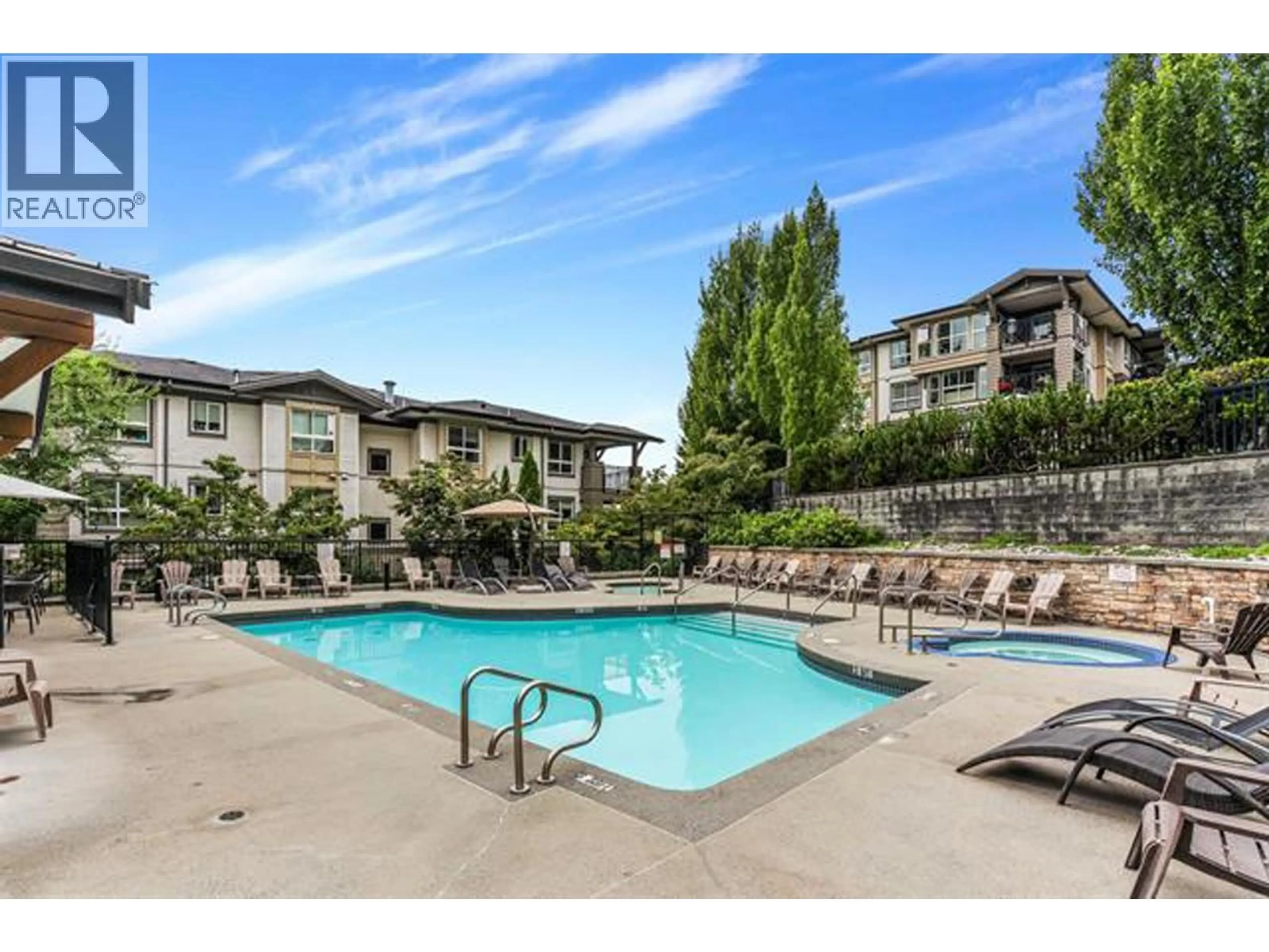 Pool for 402 - 3082 DAYANEE SPRINGS BOULEVARD, Coquitlam British Columbia V3E0A3