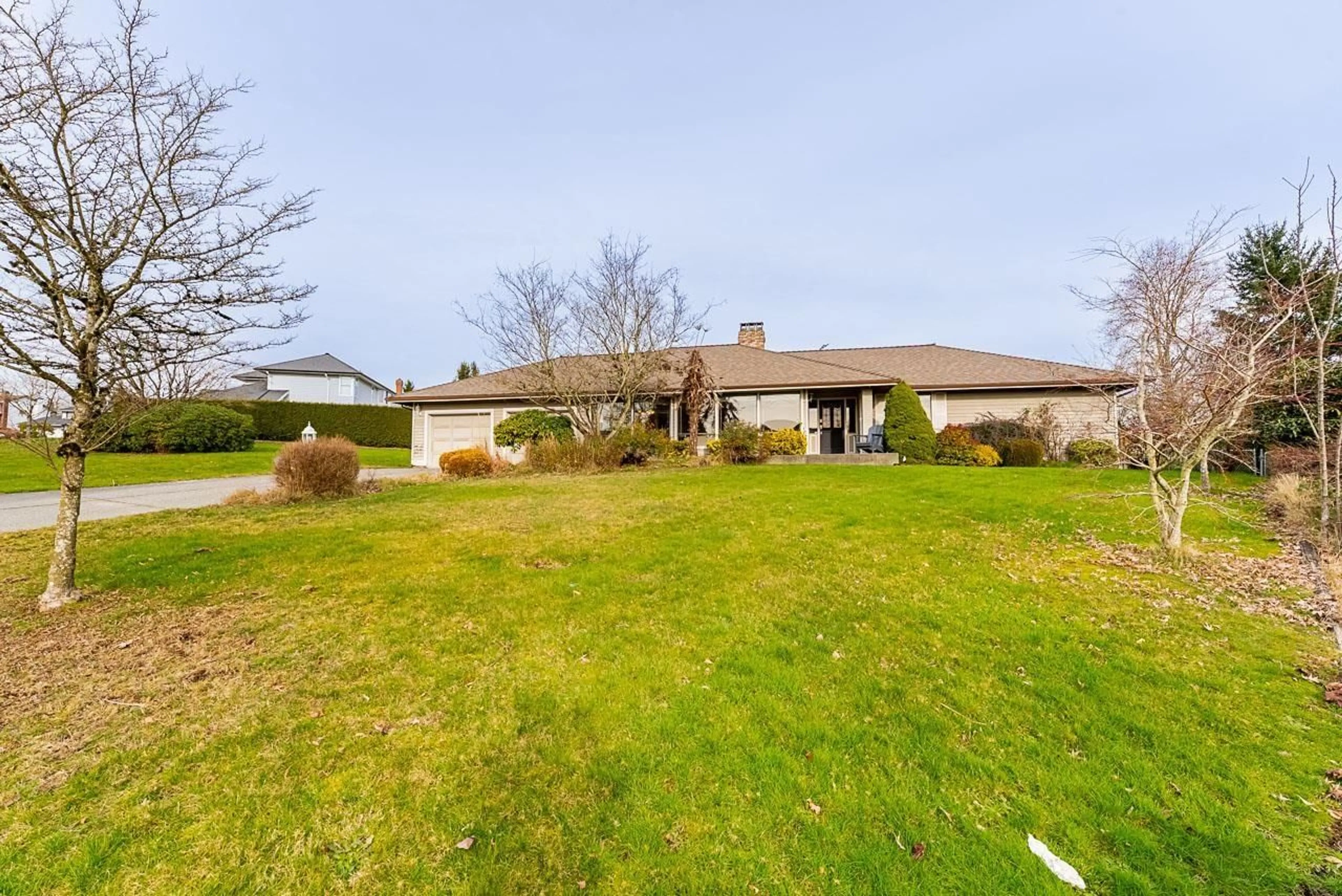 A pic from outside/outdoor area/front of a property/back of a property/a pic from drone, street for 5690 SUNRISE CRESCENT WEST, Surrey British Columbia V3S7M4