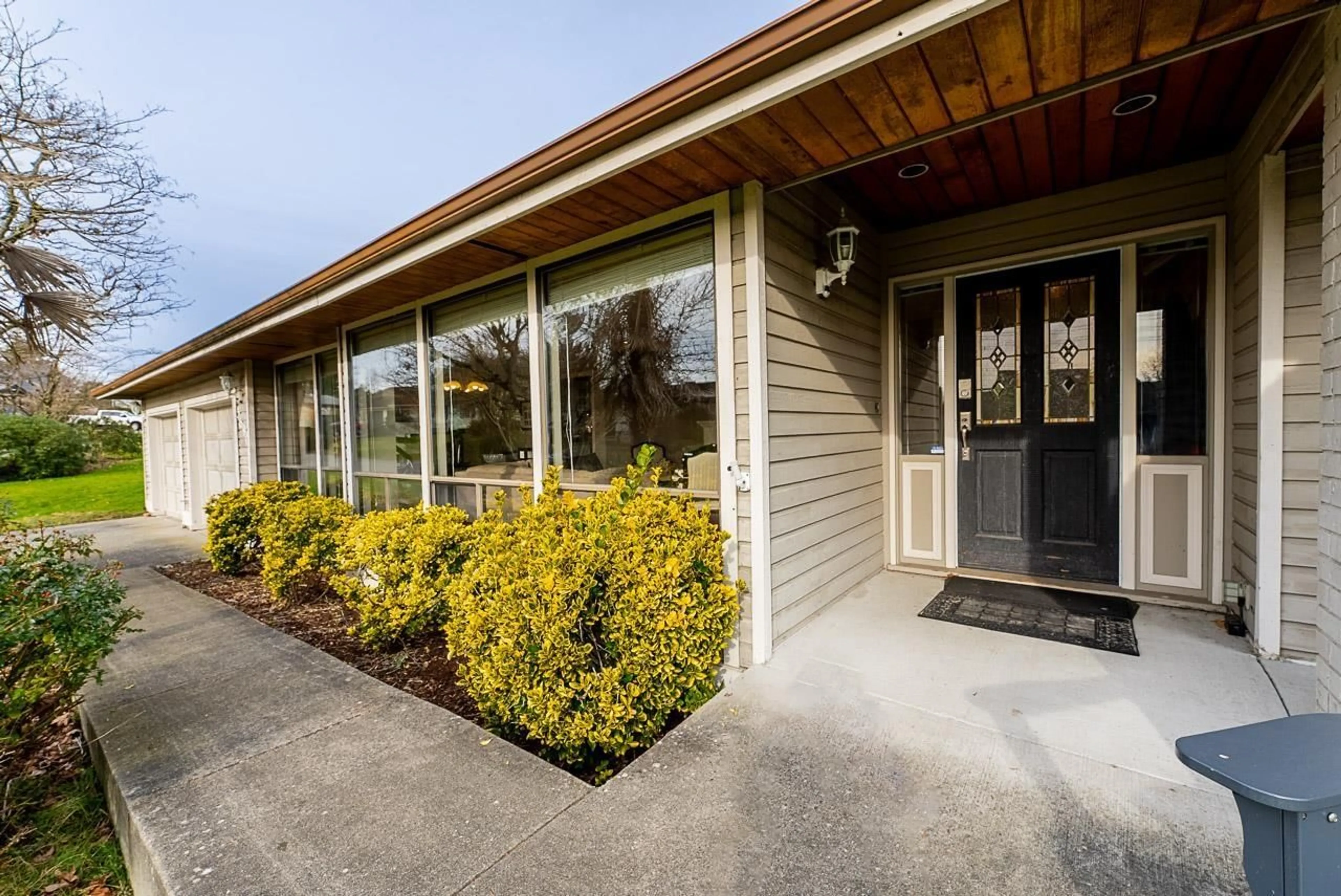 Unknown for 5690 SUNRISE CRESCENT WEST, Surrey British Columbia V3S7M4