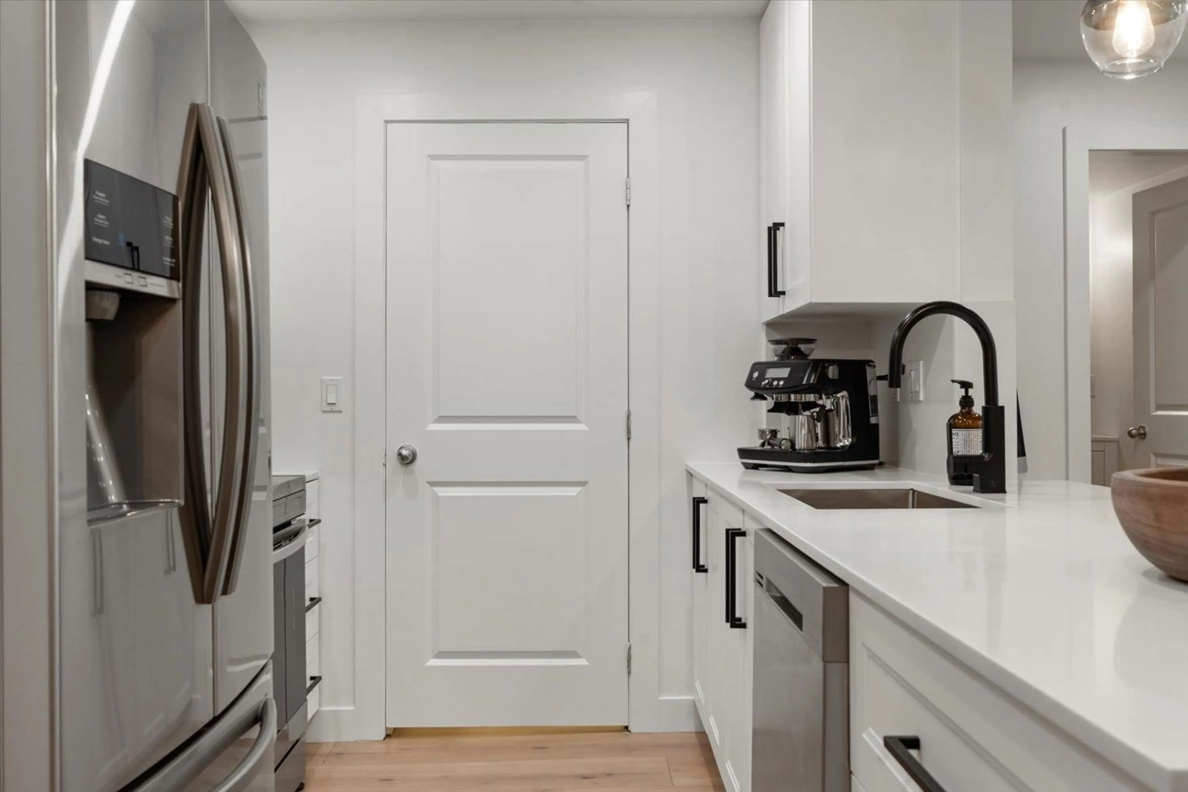 Standard kitchen, unknown for 211 - 2581 LANGDON STREET, Abbotsford British Columbia V2T7A3