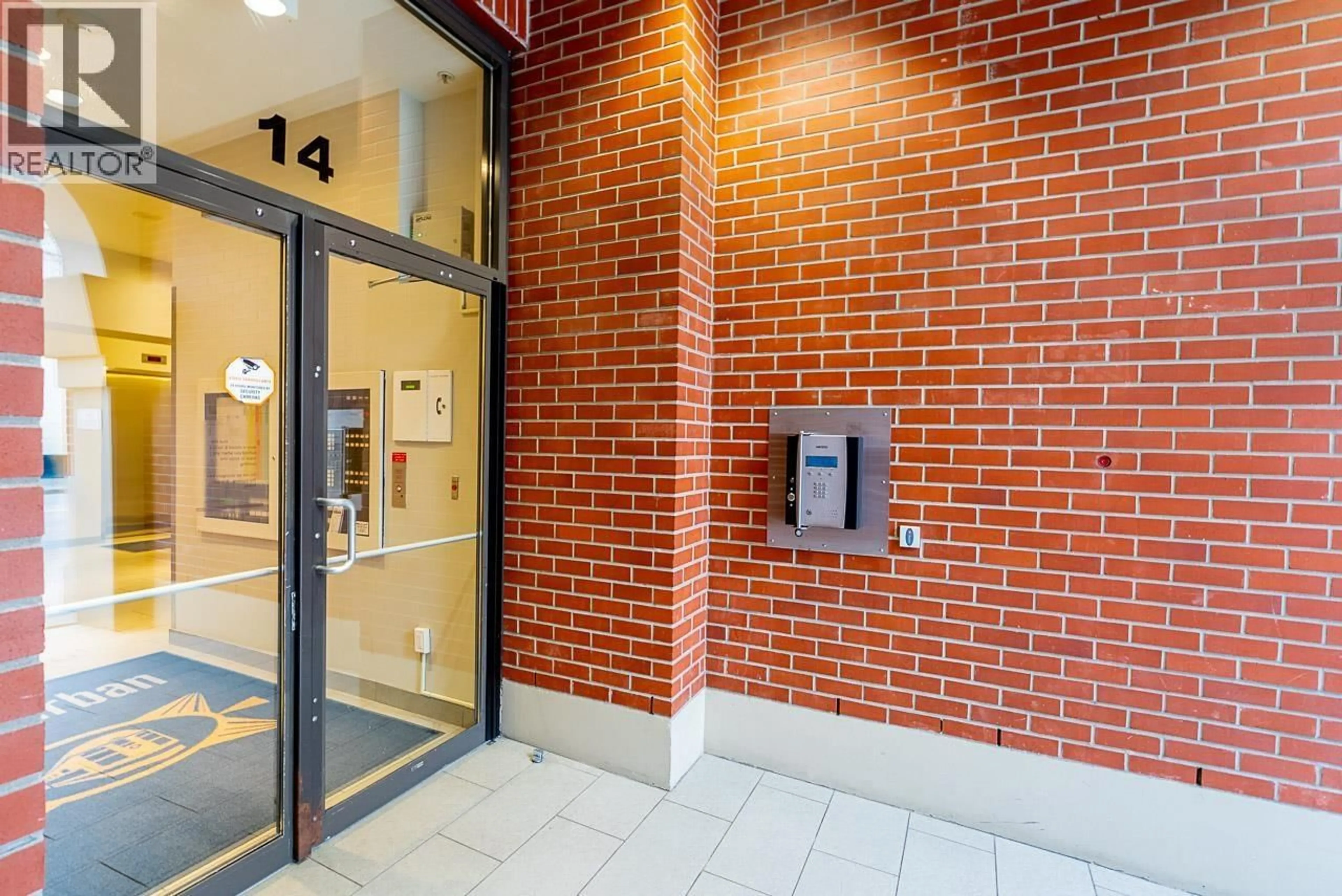 Indoor foyer for 1101 - 14 BEGBIE STREET, New Westminster British Columbia V3M0C4