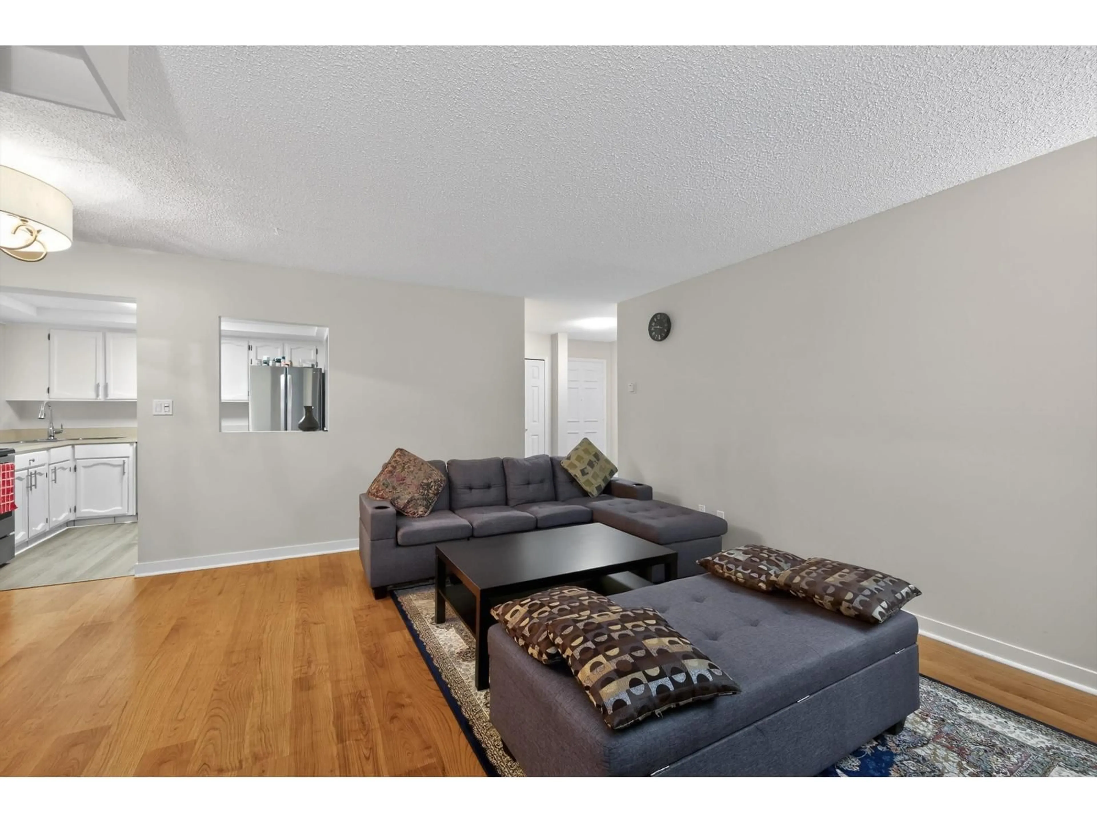 Living room with furniture, unknown for 104 - 1390 MARTIN STREET, White Rock British Columbia V4B3W5