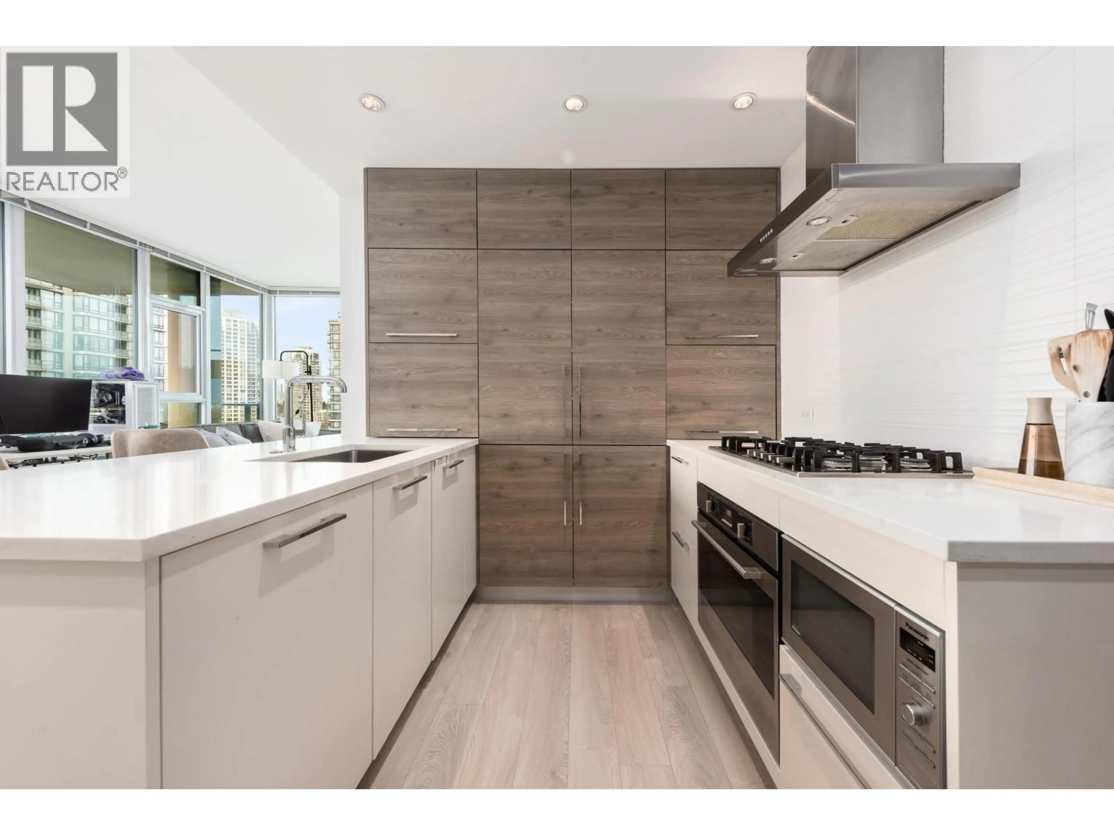 Contemporary kitchen, unknown for 1110 - 7358 EDMONDS STREET, Burnaby British Columbia V3N0H1