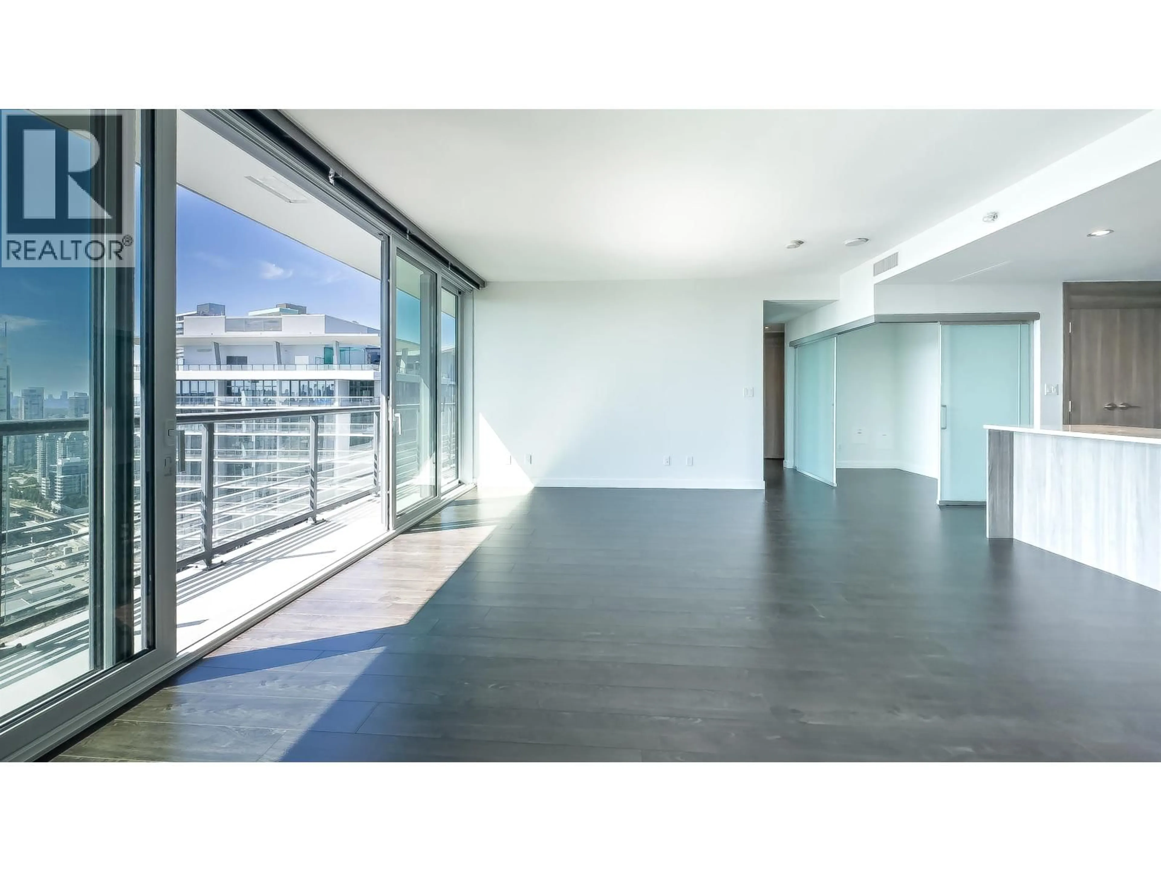 Indoor foyer for 4402 - 4730 LOUGHEED HIGHWAY, Burnaby British Columbia V5C0M9