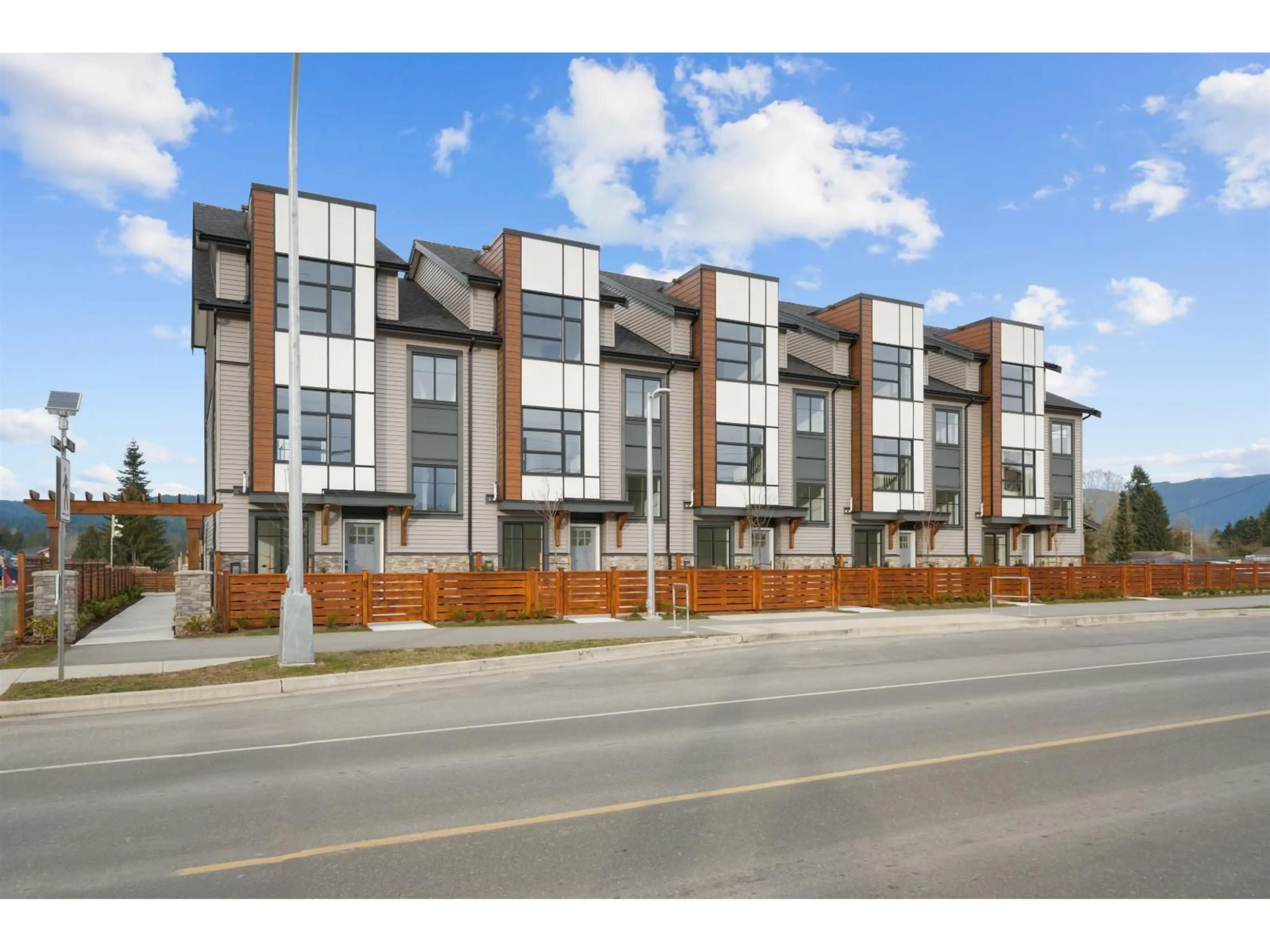 Unknown for 8 - 32929 CHERRY AVENUE, Mission British Columbia V2V2V1