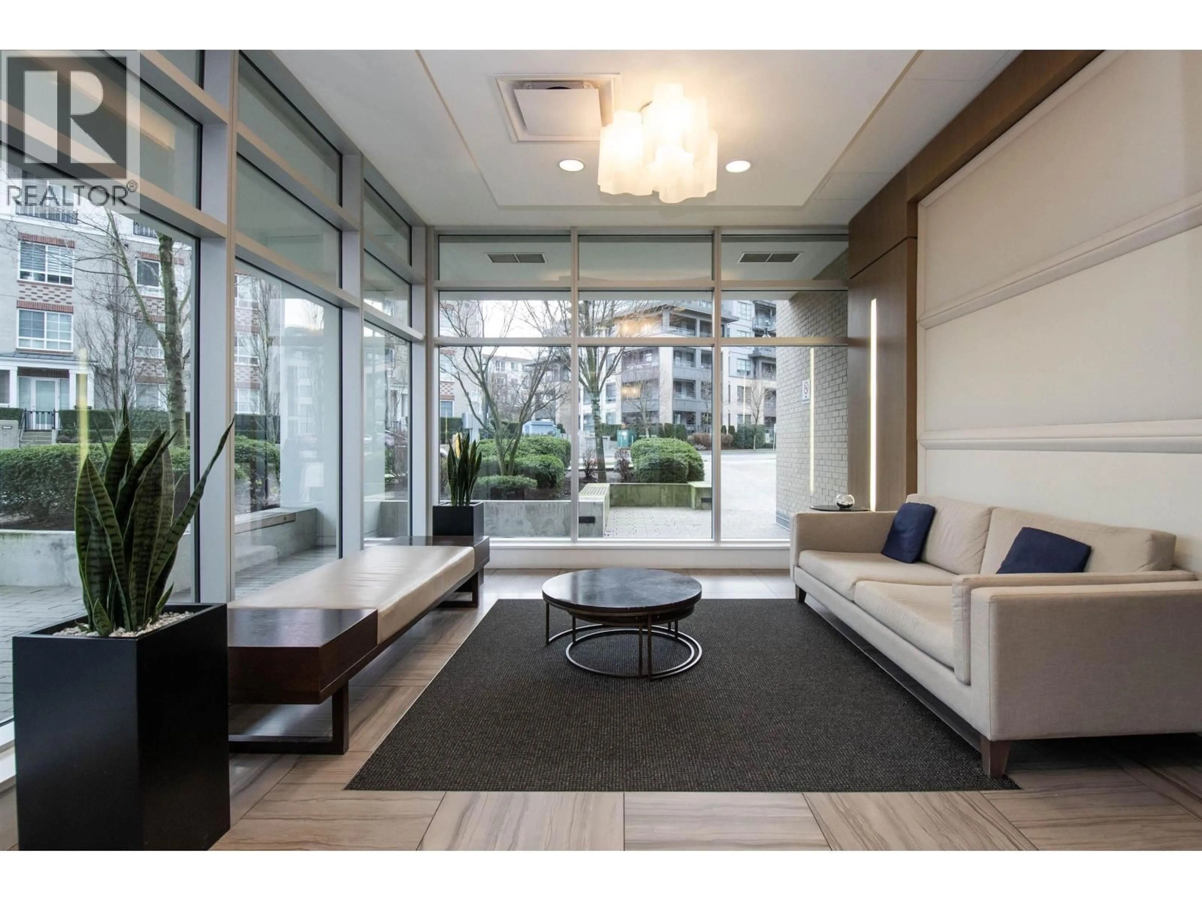Indoor foyer for 1101 - 602 COMO LAKE AVENUE, Coquitlam British Columbia V3J0G2