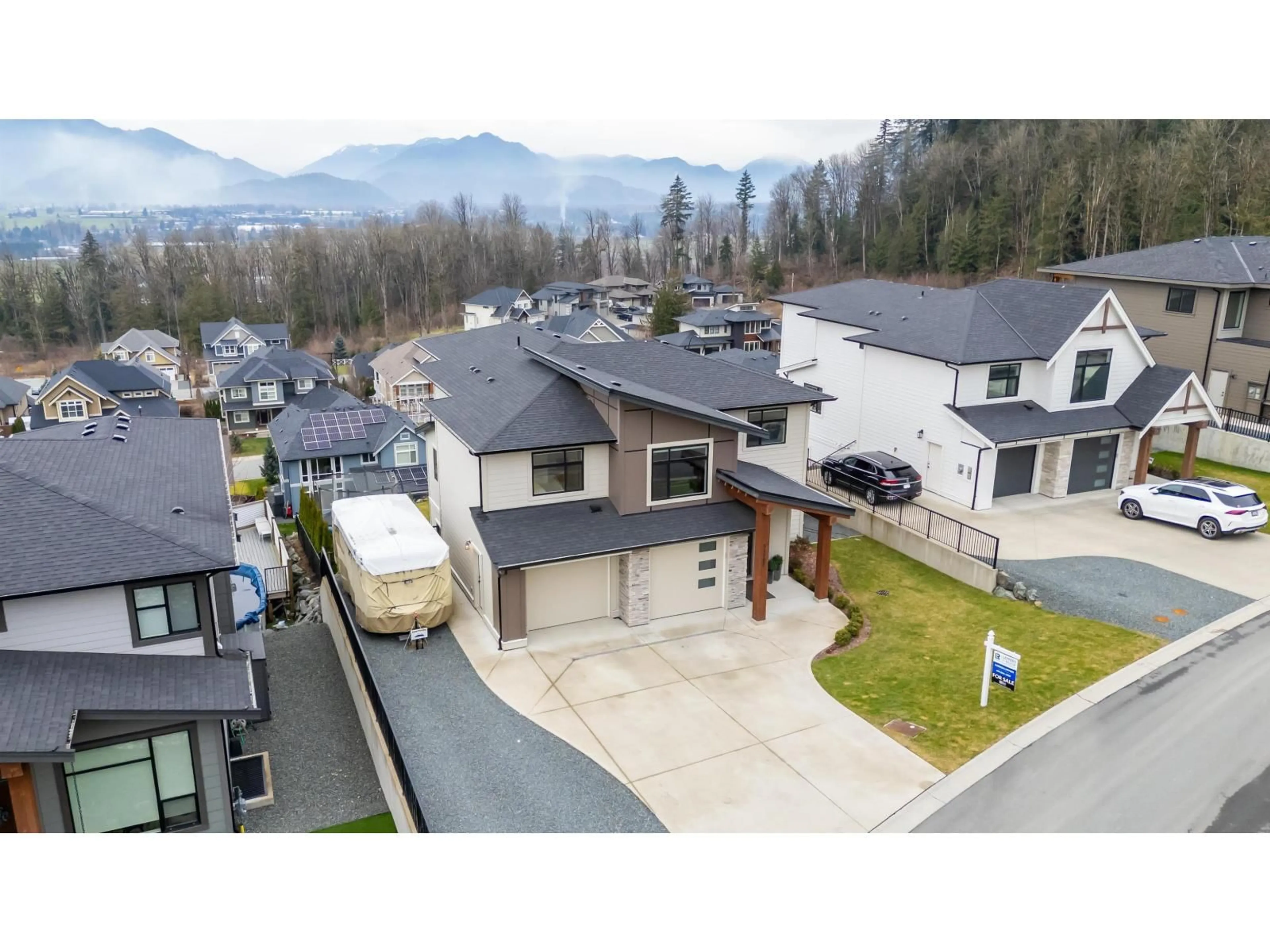 A pic from outside/outdoor area/front of a property/back of a property/a pic from drone, mountain view for 51185 CHARLOTTE PLACE, Chilliwack British Columbia V4Z0E5