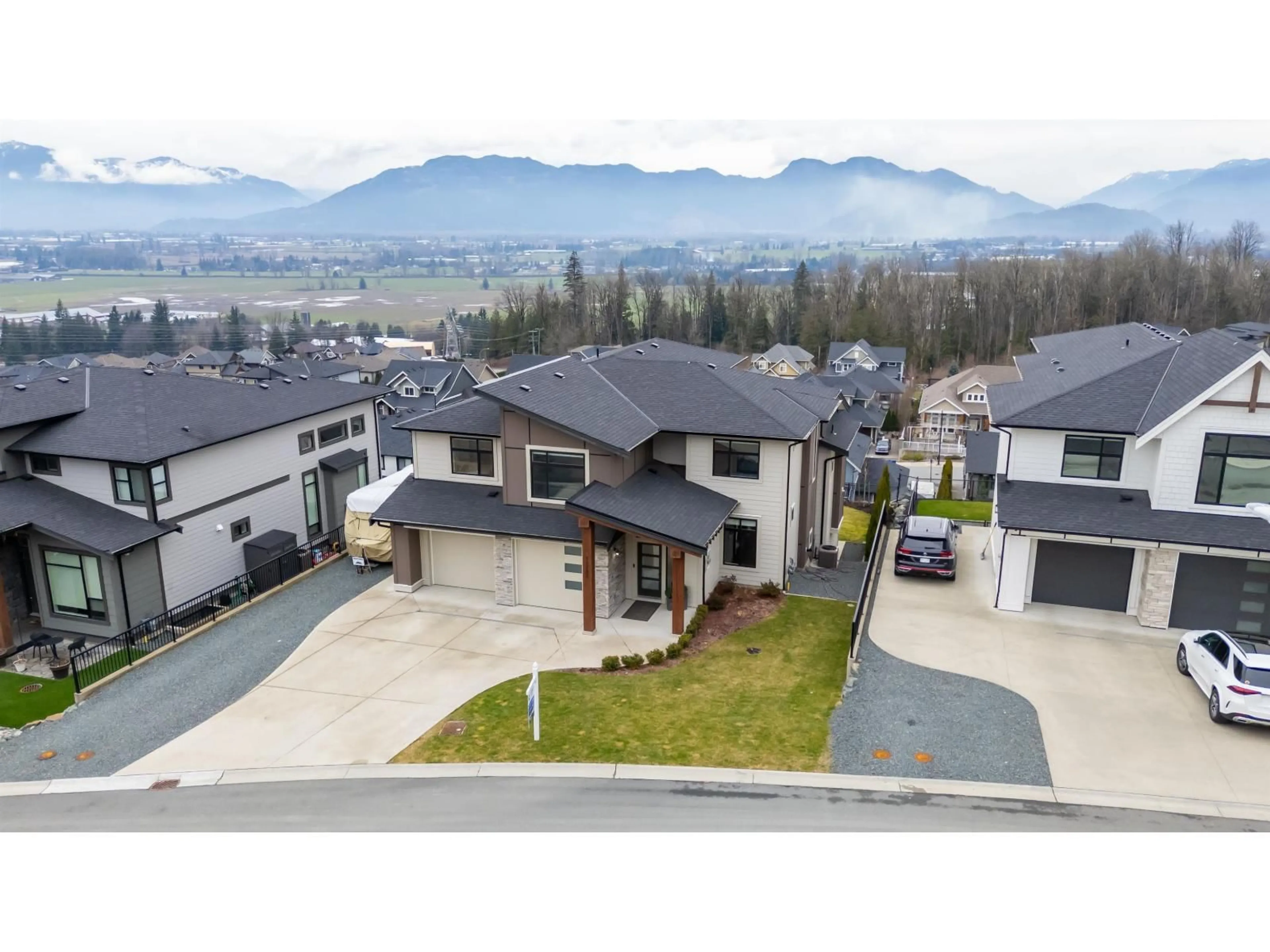 A pic from outside/outdoor area/front of a property/back of a property/a pic from drone, mountain view for 51185 CHARLOTTE PLACE, Chilliwack British Columbia V4Z0E5