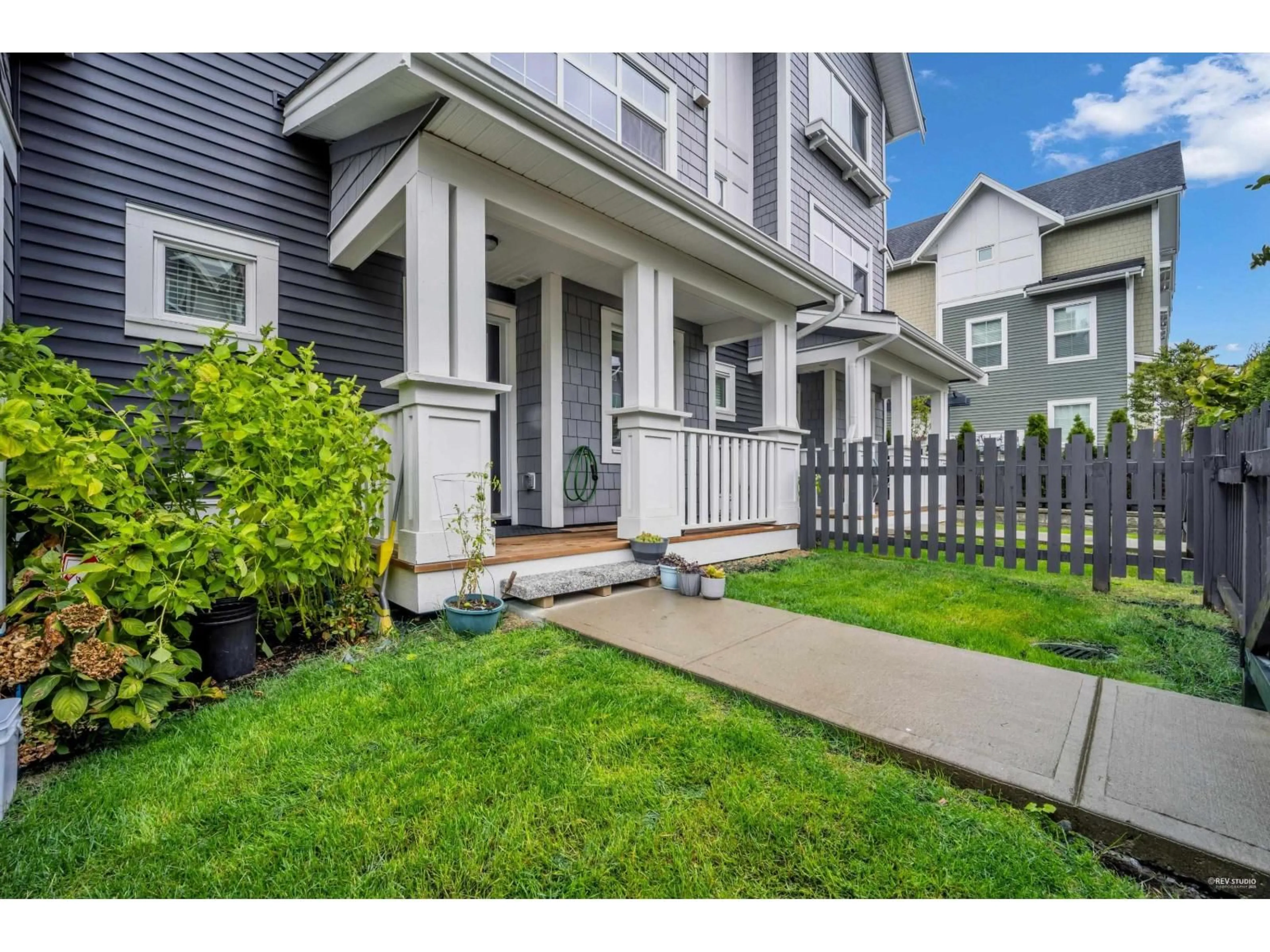 Home with vinyl exterior material, street for 122 - 20180 84 AVENUE, Langley British Columbia V2Y3N5