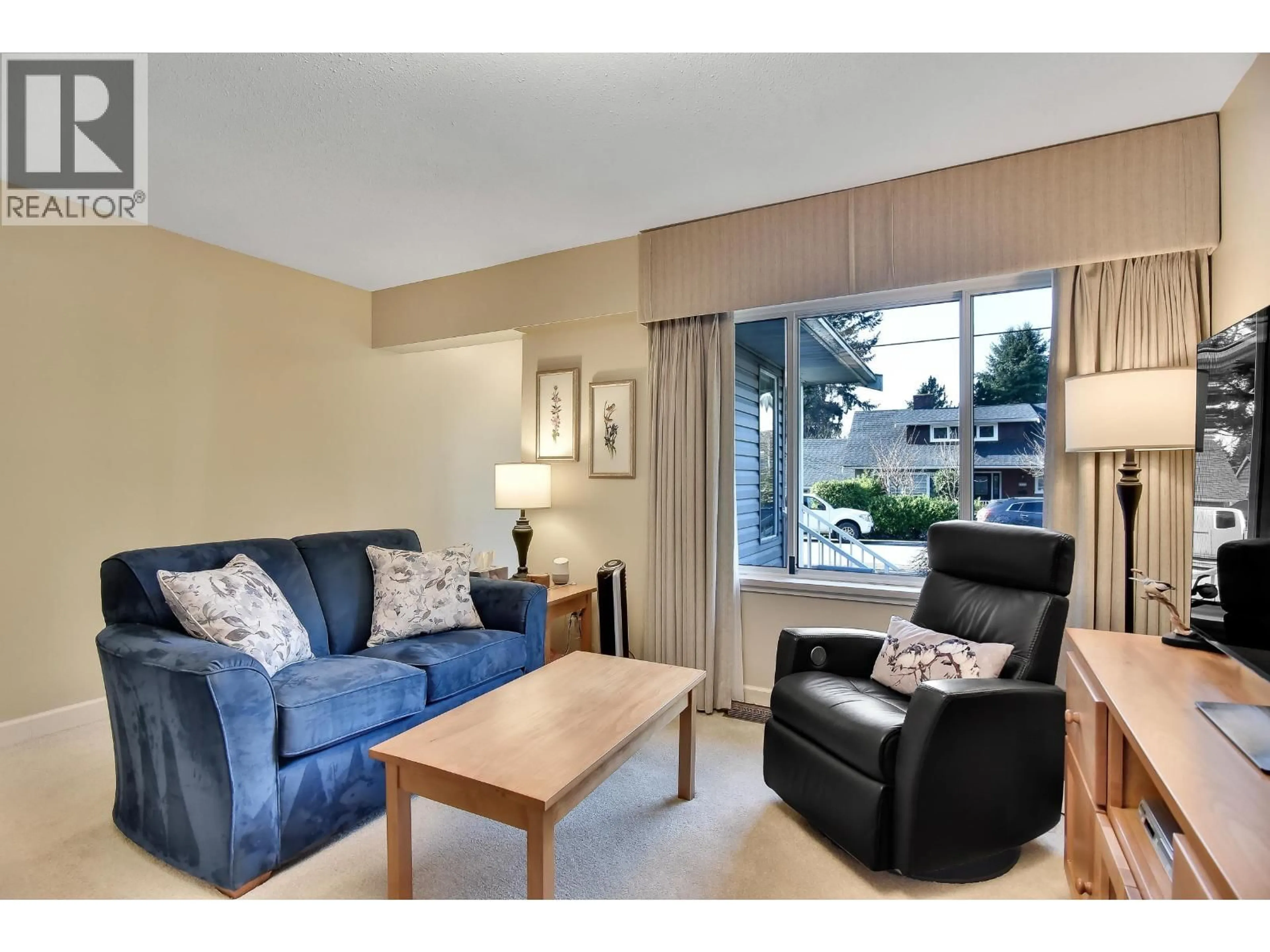 Living room with furniture, unknown for 1348 COMPSTON CRESCENT, Delta British Columbia V4L1P9