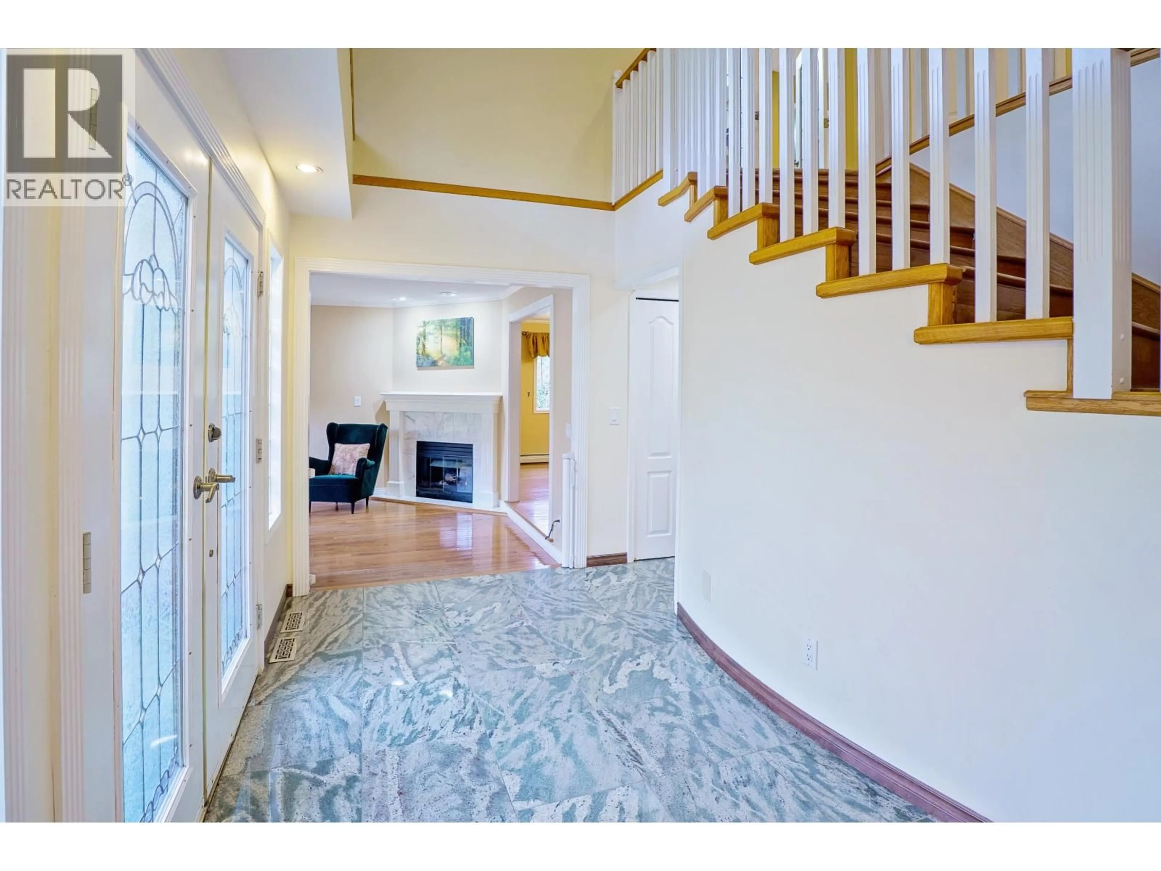 Indoor entryway for 26245 124 AVENUE, Maple Ridge British Columbia V2W1C4