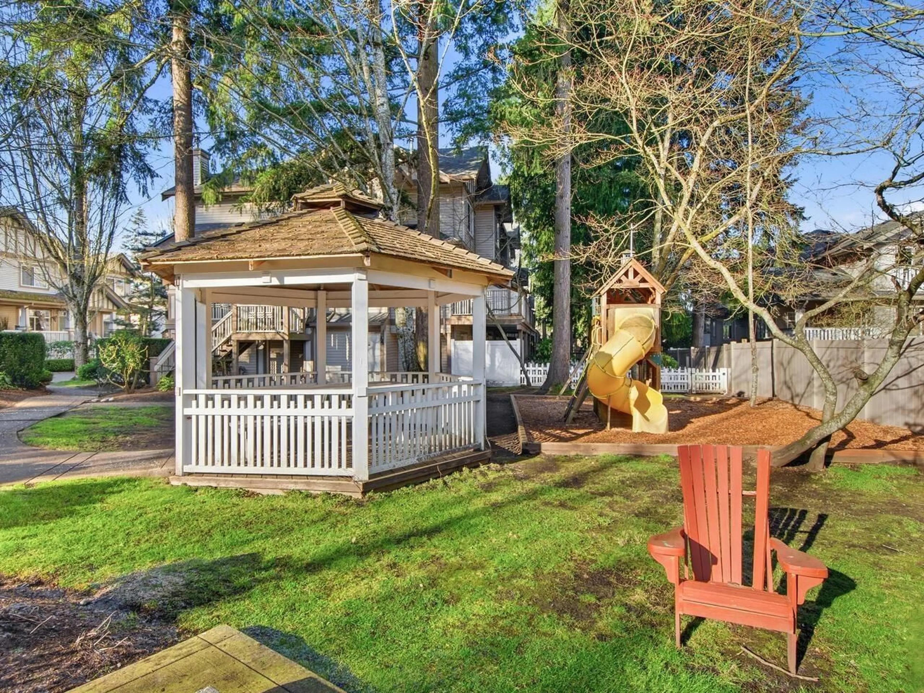 Patio, street for 3 - 2678 KING GEORGE BOULEVARD, Surrey British Columbia V4P1H6